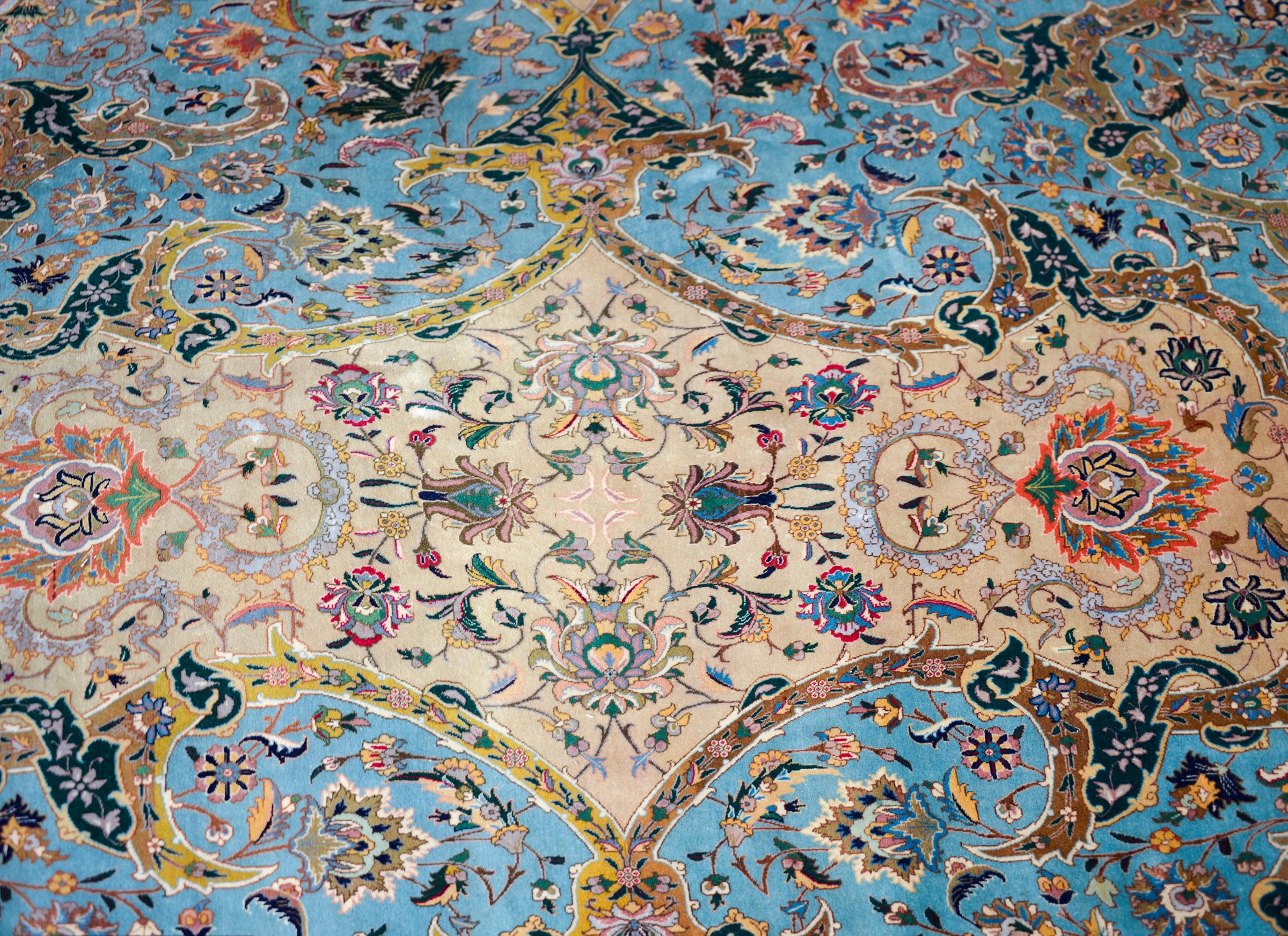 Persischer Täbriz-Teppich (Handgeknüpft) im Angebot