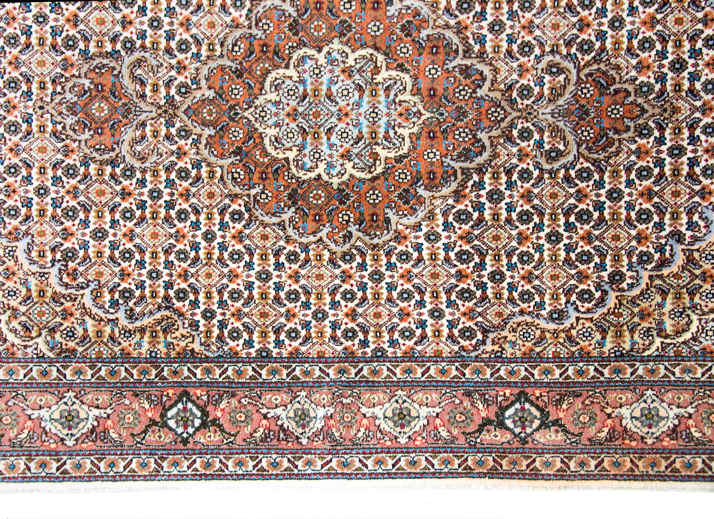 Alter persischer Täbris-Teppich (Persisch) im Angebot