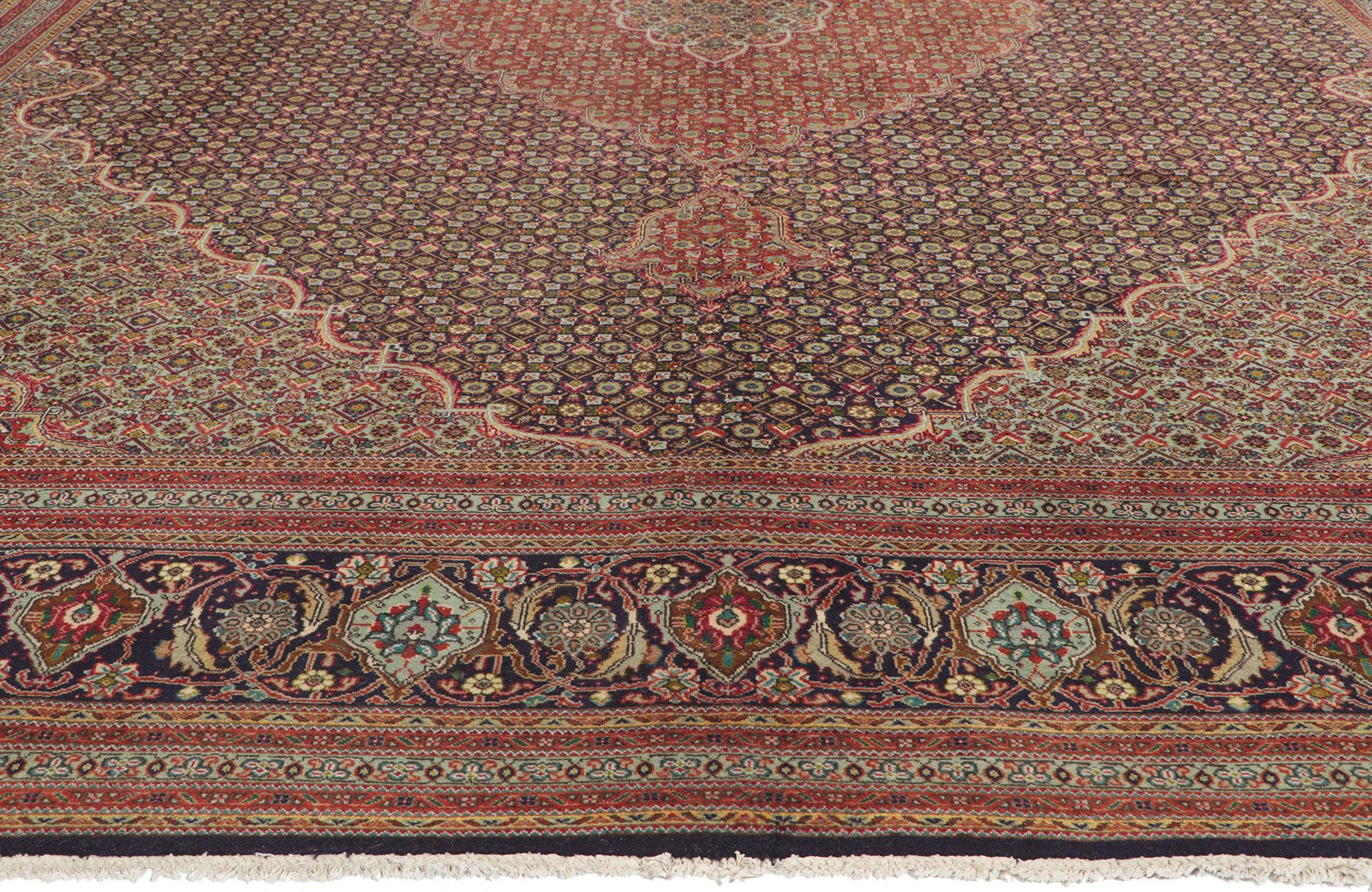 Vintage Persian Tabriz Rug In Good Condition For Sale In Dallas, TX