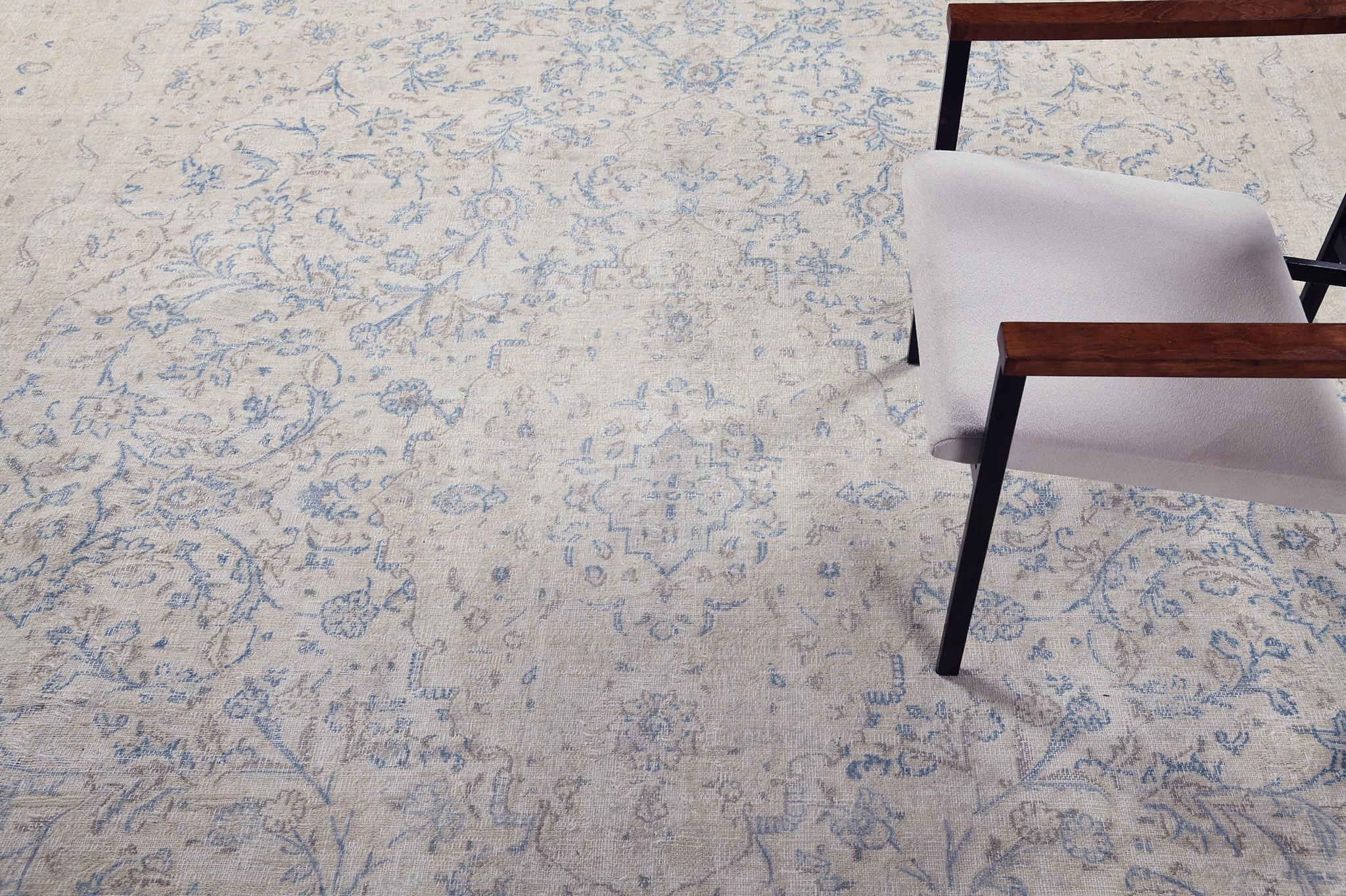 Alter persischer Täbris-Teppich (Mitte des 20. Jahrhunderts) im Angebot