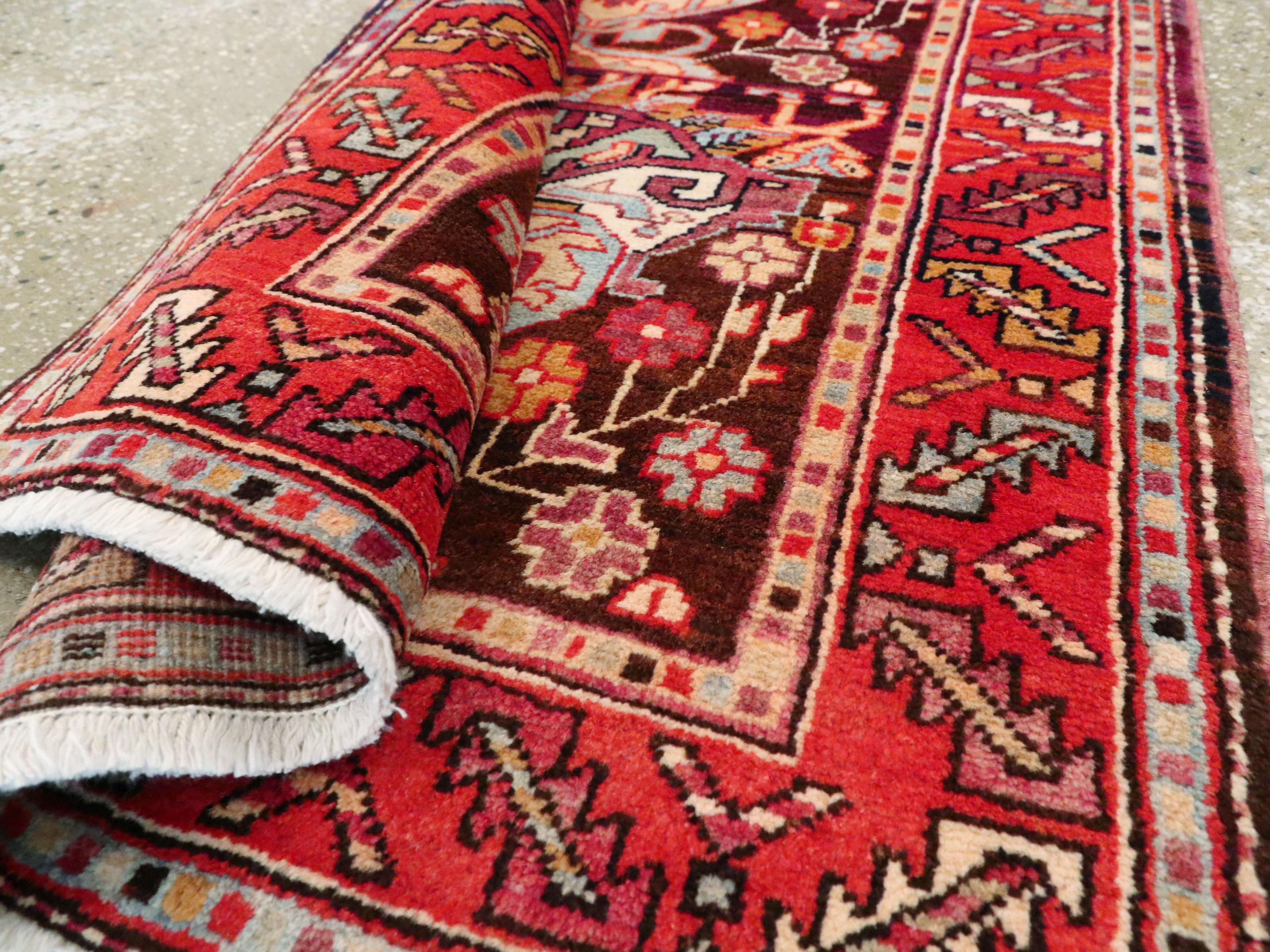 Persischer Hamadan-Teppich mit Überwurf (20. Jahrhundert) im Angebot