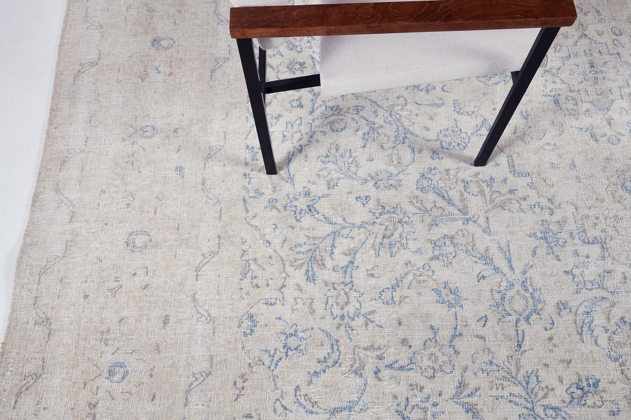 Alter persischer Täbris-Teppich im Angebot 1