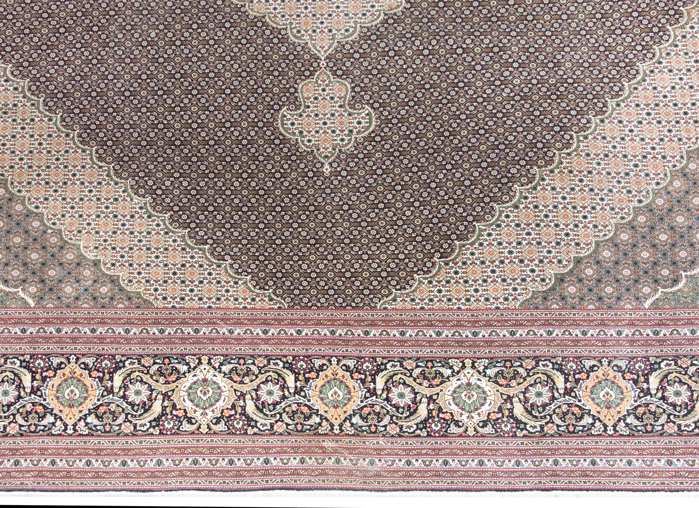 Tappeto persiano Tabriz vintage in vendita 1