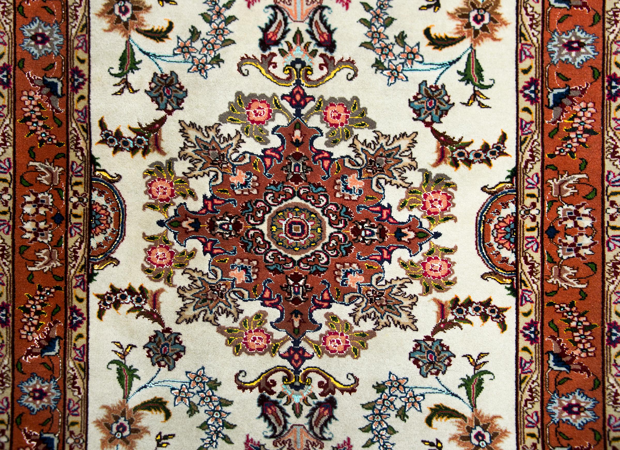 Alter persischer Täbris-Teppich im Angebot 1