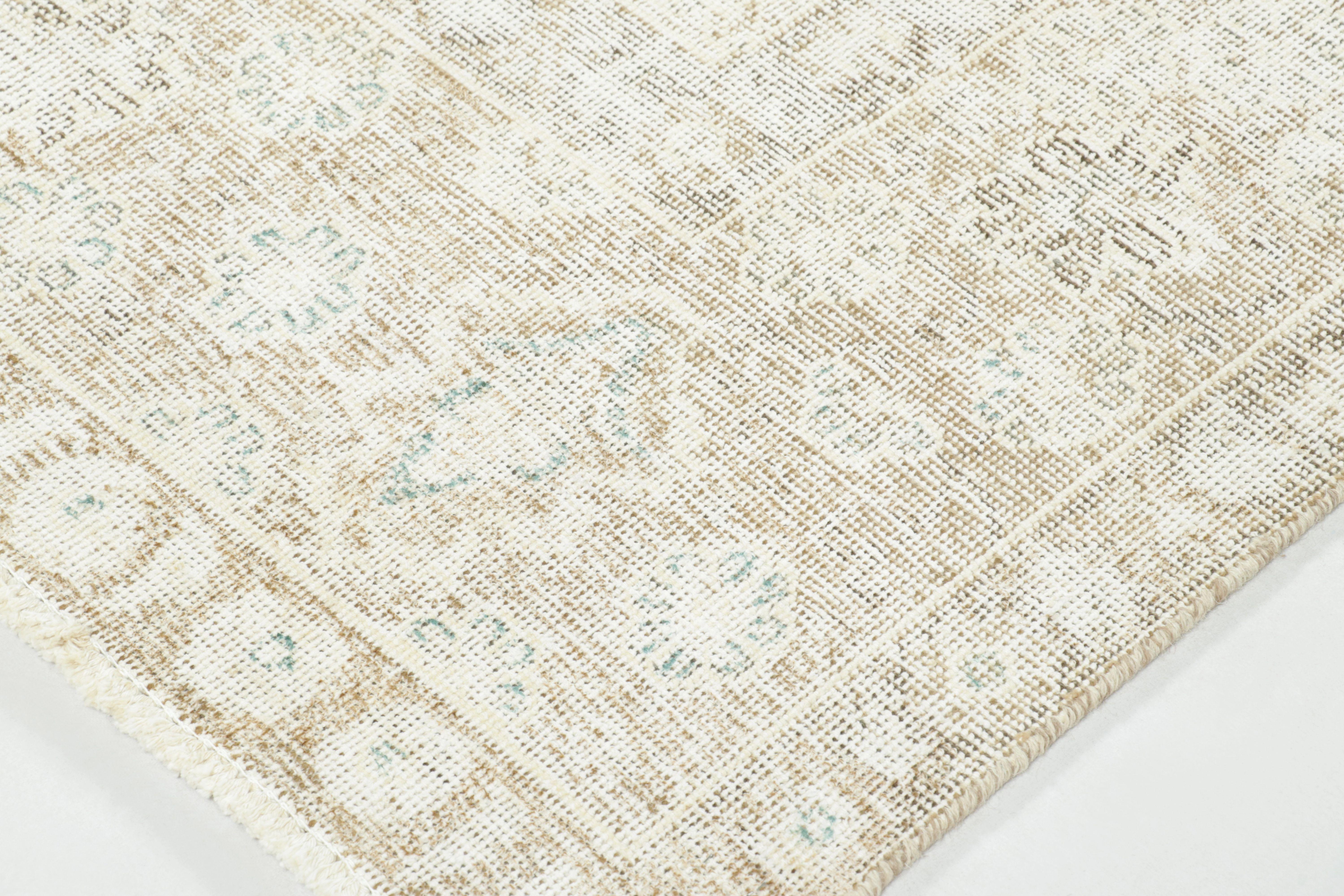 Tapis persan vintage Tabriz, médaillon fantôme en crème et taupe - Rug & Kilim Bon état - En vente à Long Island City, NY