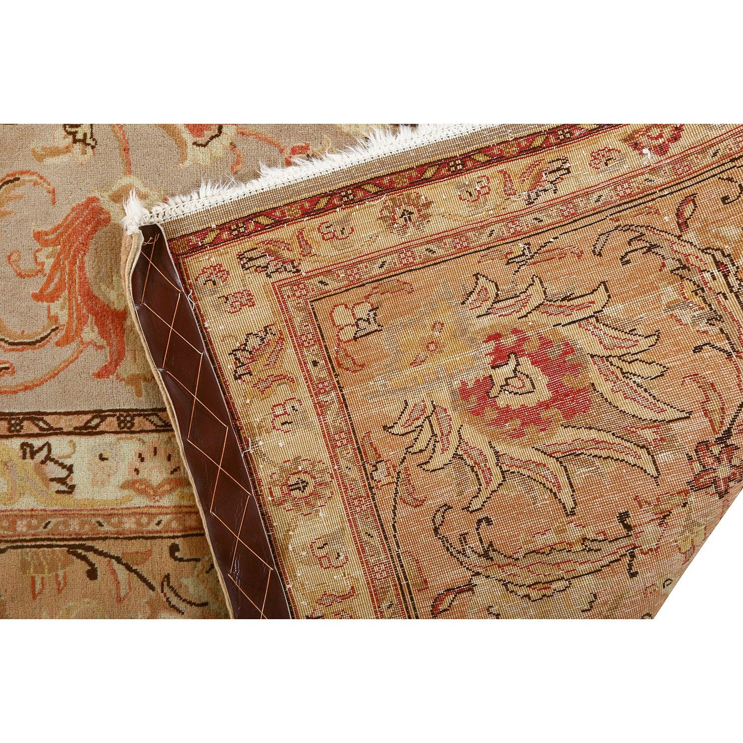 Tappeto Tabriz vintage in seta, lana e cotone 11'4 X 8'2

Key Detail:
Pile: Seta e lana
Fondazione: Cotone
Origine: Tabriz
Design: all over
Età approssimativa: 60 anni
Qualità (KPI): 400 
Condizioni: Buono
Dimensioni: 11'4 x 8'2
Numero di
