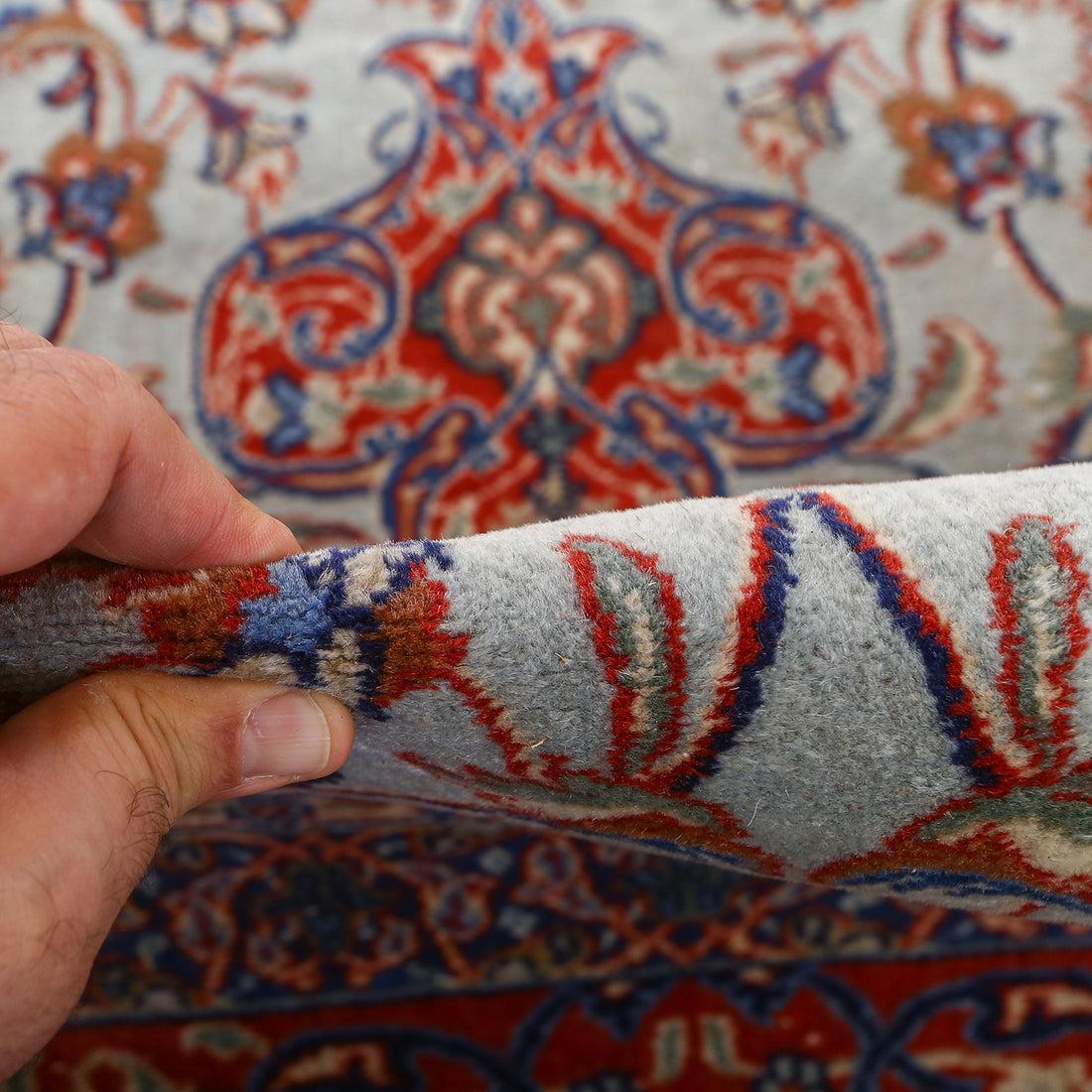 Vintage Tabriz Teppich aus Wolle und Baumwolle 11'4 X 8'4

Wichtige Details:
Flor: Wolle
Fundament: Baumwolle
Herkunft: Täbris
Entwurf: Medaillon in der Mitte
Ungefähres Alter: 60
Qualität (KPI): 325
Zustand: Gut
Abmessung: 11'4 x