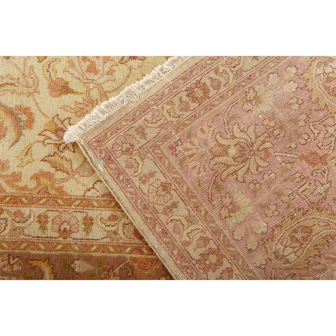 Tappeto Tabriz vintage in lana e cotone 11'9 X 8'4

Key Detail:
Pile: Lana
Fondazione: Cotone
Origine: Tabriz
Design: medaglione centrale
Età approssimativa: 55 anni
Qualità (KPI): 250
Condizioni: Buono
Dimensioni: 11'9 x 8'4
Numero di inventario: