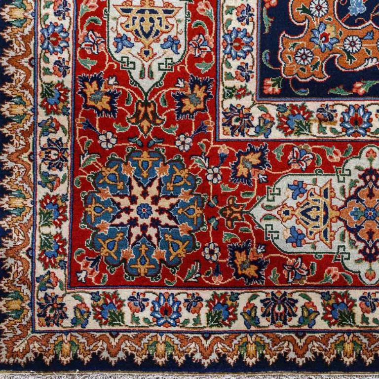 Tappeto Tabriz vintage in lana e cotone 12 Ft X 8'3

Key Detail:
Pile: Lana
Fondazione: Cotone
Origine: Tabriz SHARKAT FARSH
Design/One: Medaglione centrale
Età approssimativa: 65 anni
Qualità (KPI): 500
Condizioni: Buono
Dimensioni: 12'0 x