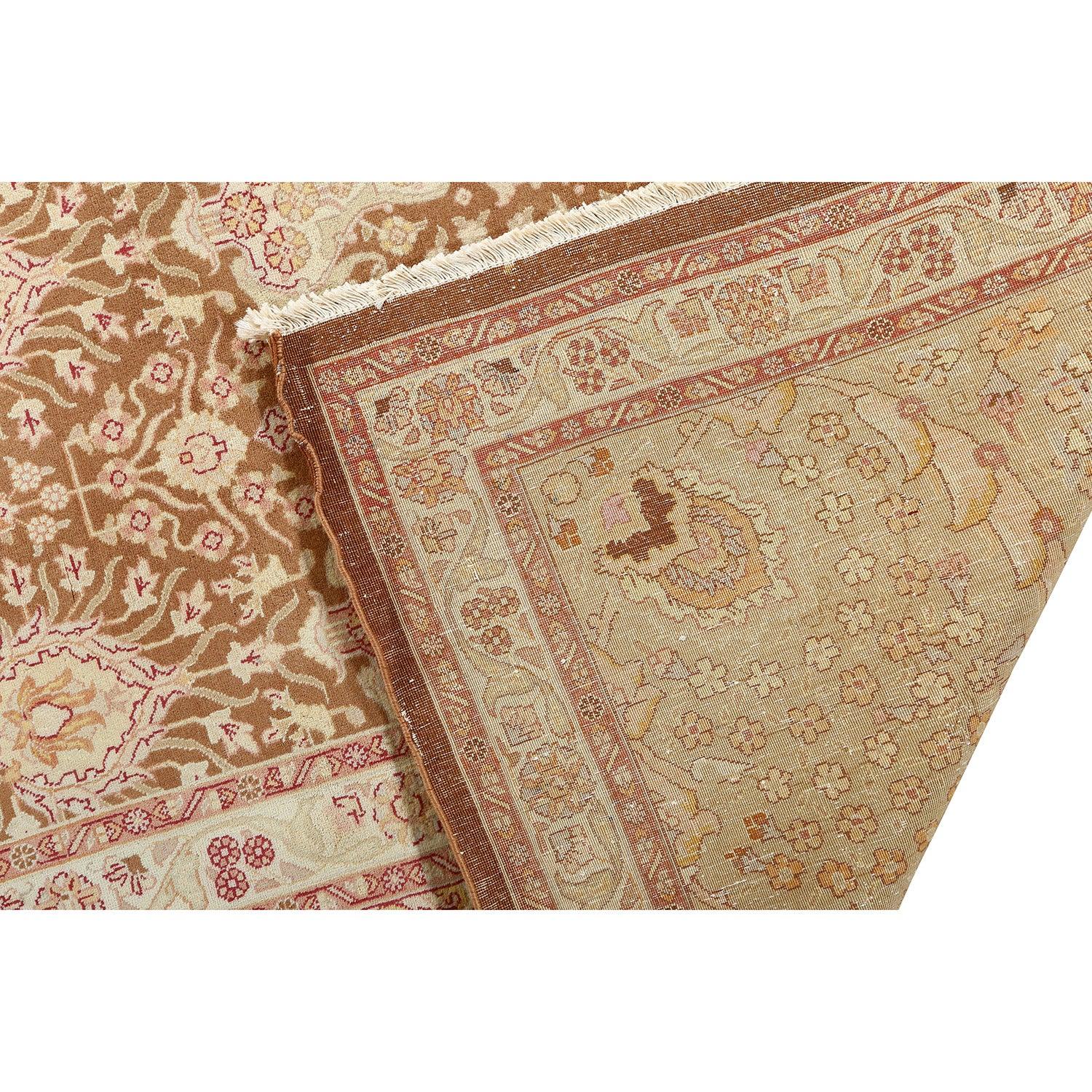 Tappeto Tabriz vintage in lana e cotone 12'10 X 9'9

Key Detail:
Pile: Lana
Fondazione: Cotone
Origine: Tabriz
Design: tutto su neydavoud
Età approssimativa: 60 anni
Qualità (KPI): 400
Condizioni: Buono
Dimensioni: 12'10 x 9'9
Numero di inventario: