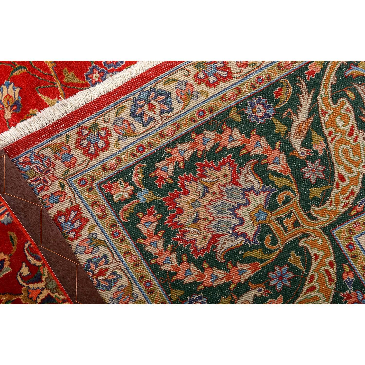 Tappeto Tabriz vintage in lana e cotone 13'1 X 10'

Key Detail:
Pile: Lana
Fondazione: Cotone
Origine: Tabriz
Design/One: MEDAGLIONE CENTRALE
Età approssimativa: 60 ANNI
Qualità (KPI): 500
Condizioni: Buono
Dimensioni: 13'1 x 10'
Numero di