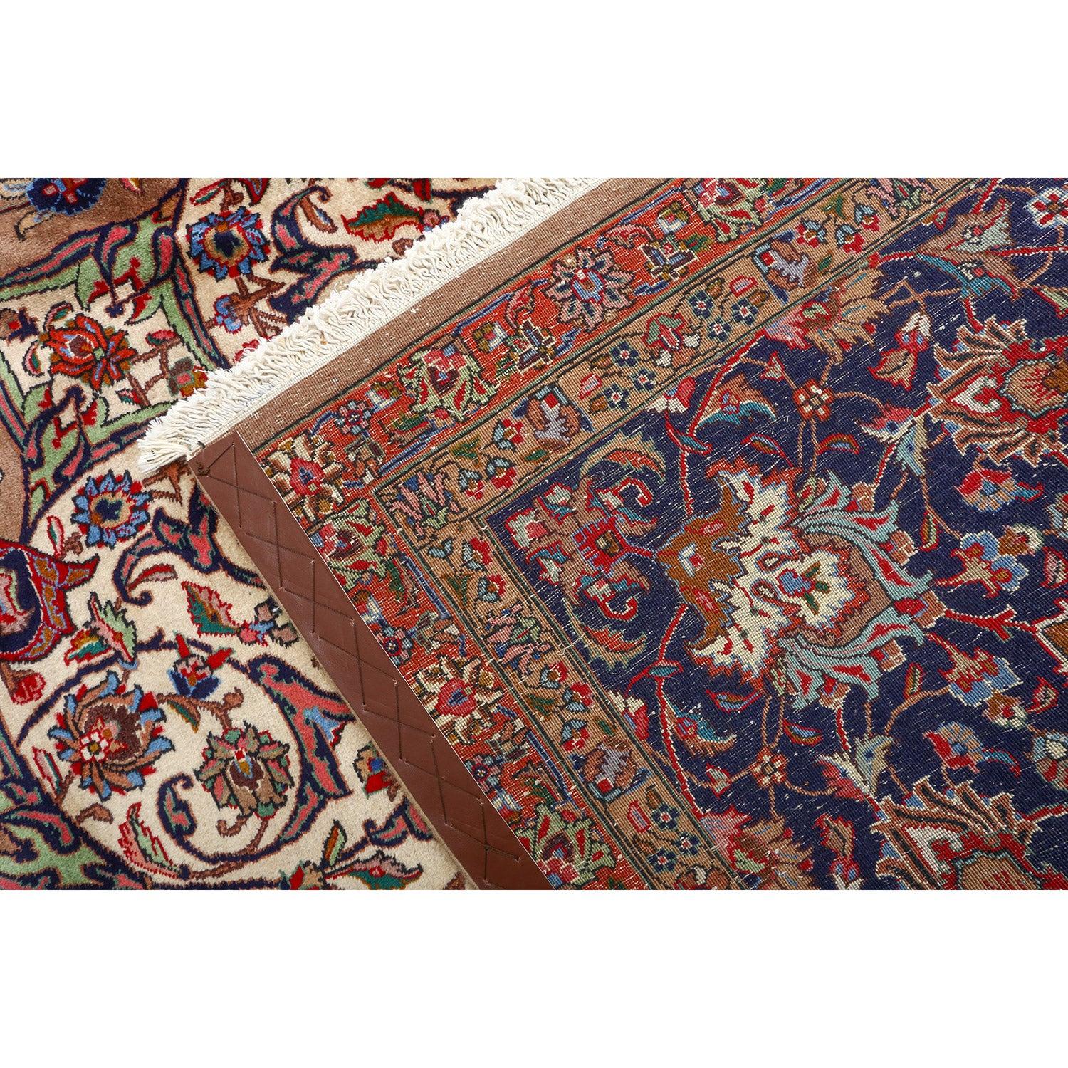 Tappeto Tabriz vintage in lana e cotone 16' X 11'3

Key Detail:
Pile: Lana
Fondazione: Cotone
Origine: Tabriz
Design/One: MEDAGLIONE CENTRALE
Età approssimativa: 60 ANNI
Qualità (KPI): 250
Condizioni: Buono
Dimensioni: 16' x 11'3
Numero di