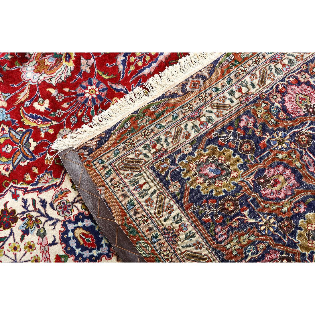 Tappeto Tabriz vintage in kork e cotone 16'10 X 9'9

Key Detail:
Pile: Kork (LANA BABY LAMB)
Fondazione: Cotone
Origine: Tabriz
Design/One: MEDAGLIONE CENTRALE
Età approssimativa: 60 ANNI
Qualità (KPI): 500
Condizioni: Buono
Dimensioni: 16'10 x