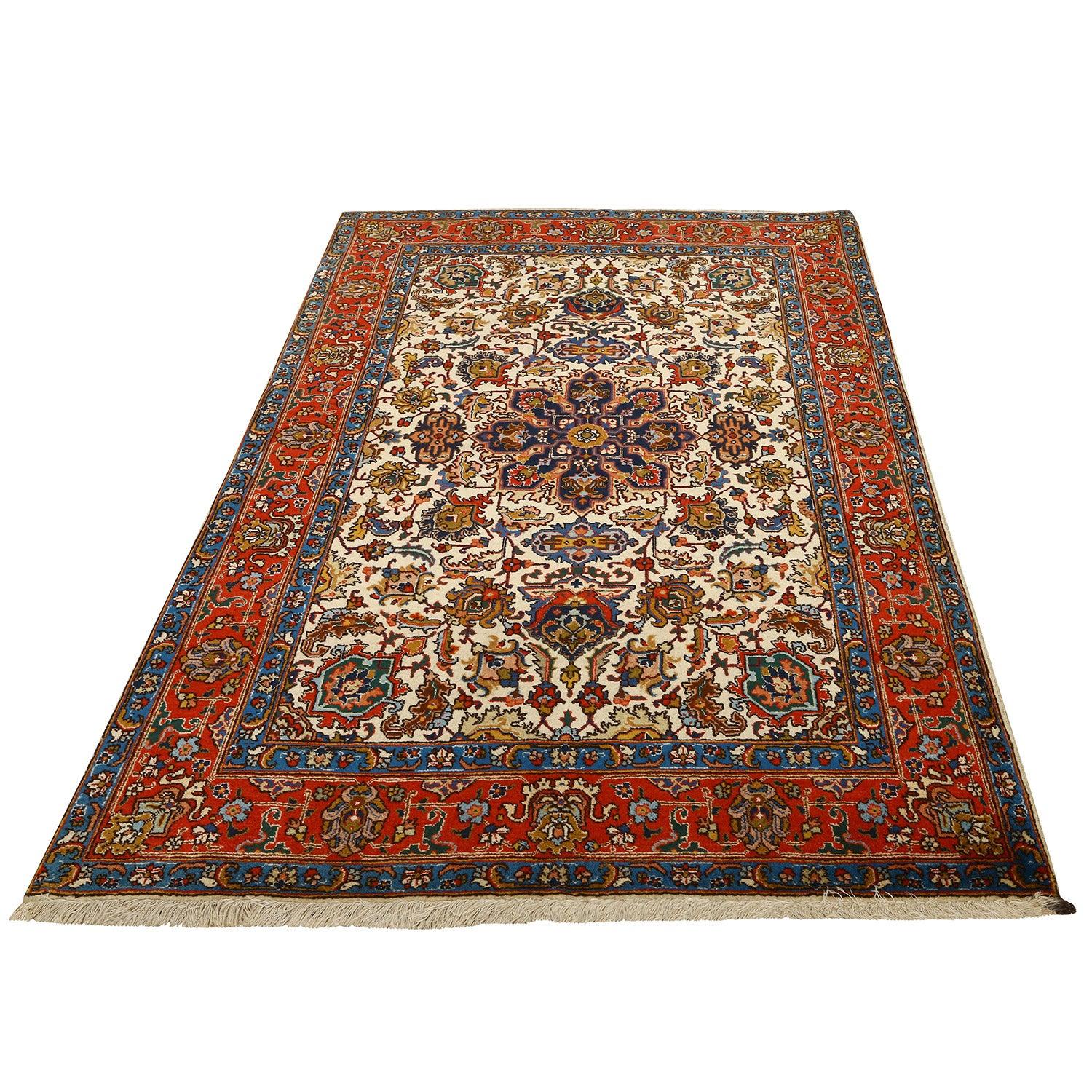 Tappeto Tabriz vintage in lana e cotone 6'5x4'8

Key Detail:
Pile: Lana
Fondazione: Cotone
Origine: Tabriz
Design/One: Medaglione centrale
Età approssimativa: 60 anni
Qualità (KPI): 400
Condizioni: Buono
Dimensioni: 6'5x4'8
Numero di inventario:
