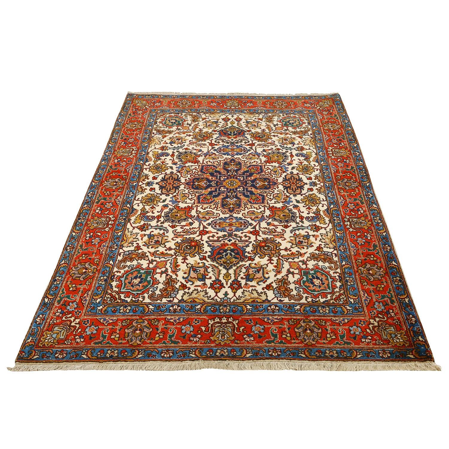 Tappeto Tabriz vintage in lana e cotone 6'8x4'7

Key Detail:
Pile: Lana
Fondazione: Cotone
Origine: Tabriz
Design/One: Medaglione centrale
Età approssimativa: 60 anni
Qualità (KPI): 400
Condizioni: Buono
Dimensioni: 6'8x4'7
Numero di inventario: