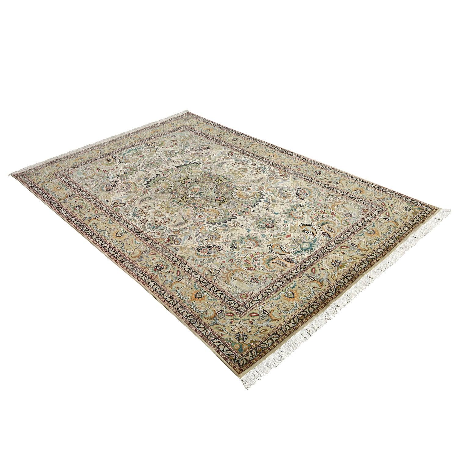 Tappeto Tabriz vintage in lana e cotone 9'10x6'7

Key Detail:
Pile: Lana
Fondazione: Cotone
Origine: Tabriz
Design/One: Medaglione centrale
Età approssimativa: 60 anni
Qualità (KPI): 500
Condizioni: Buono
Dimensioni: 9'10x6'7
Numero di inventario: