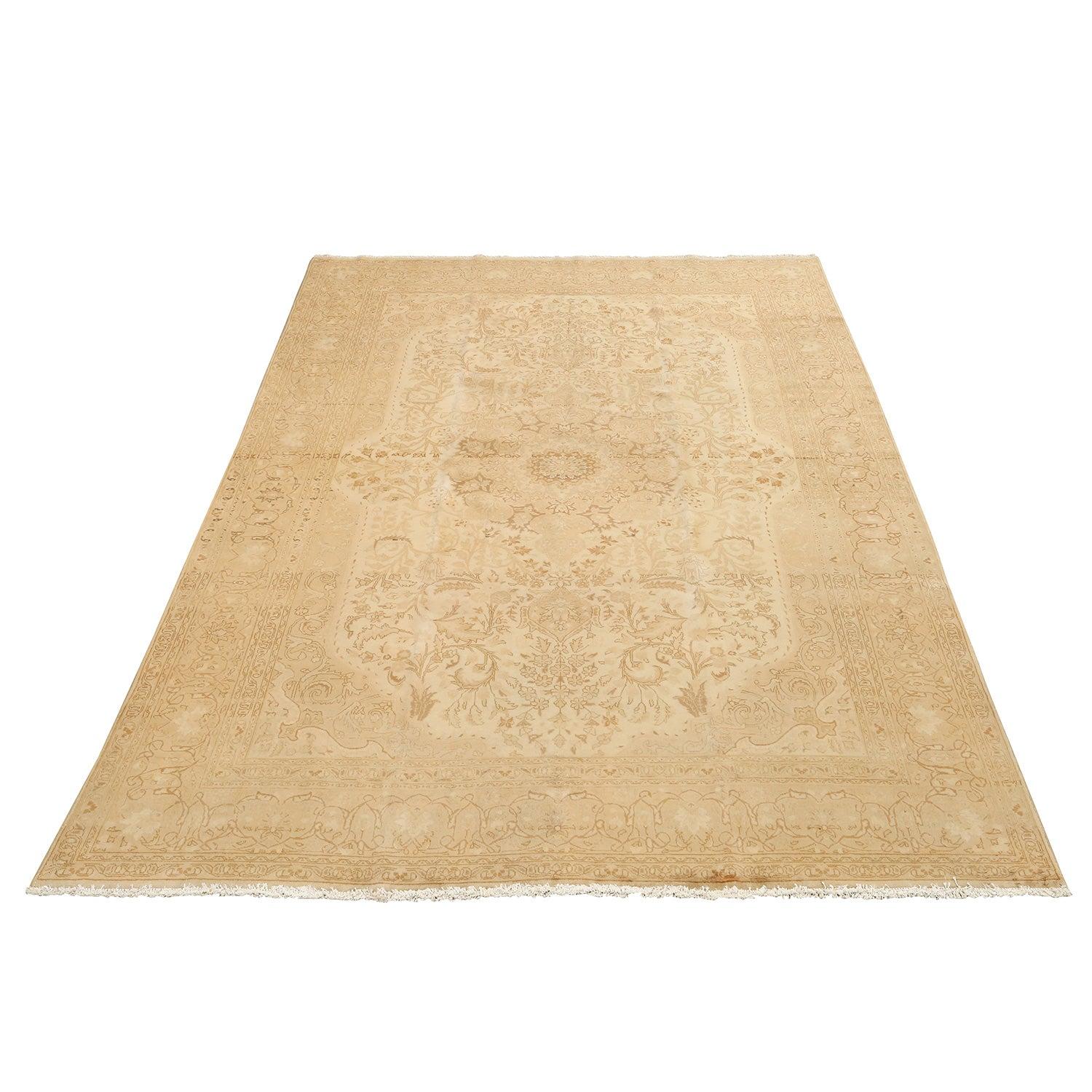Tappeto Tabriz vintage in lana e cotone 9'6x6'4

Key Detail:
Pile: Lana
Fondazione: Cotone
Origine: Tabriz
Design/One: Medaglione centrale
Età approssimativa: 70 anni
Qualità (KPI): 300
Condizioni: Buono
Dimensioni: 9'6x6'4
Numero di inventario: