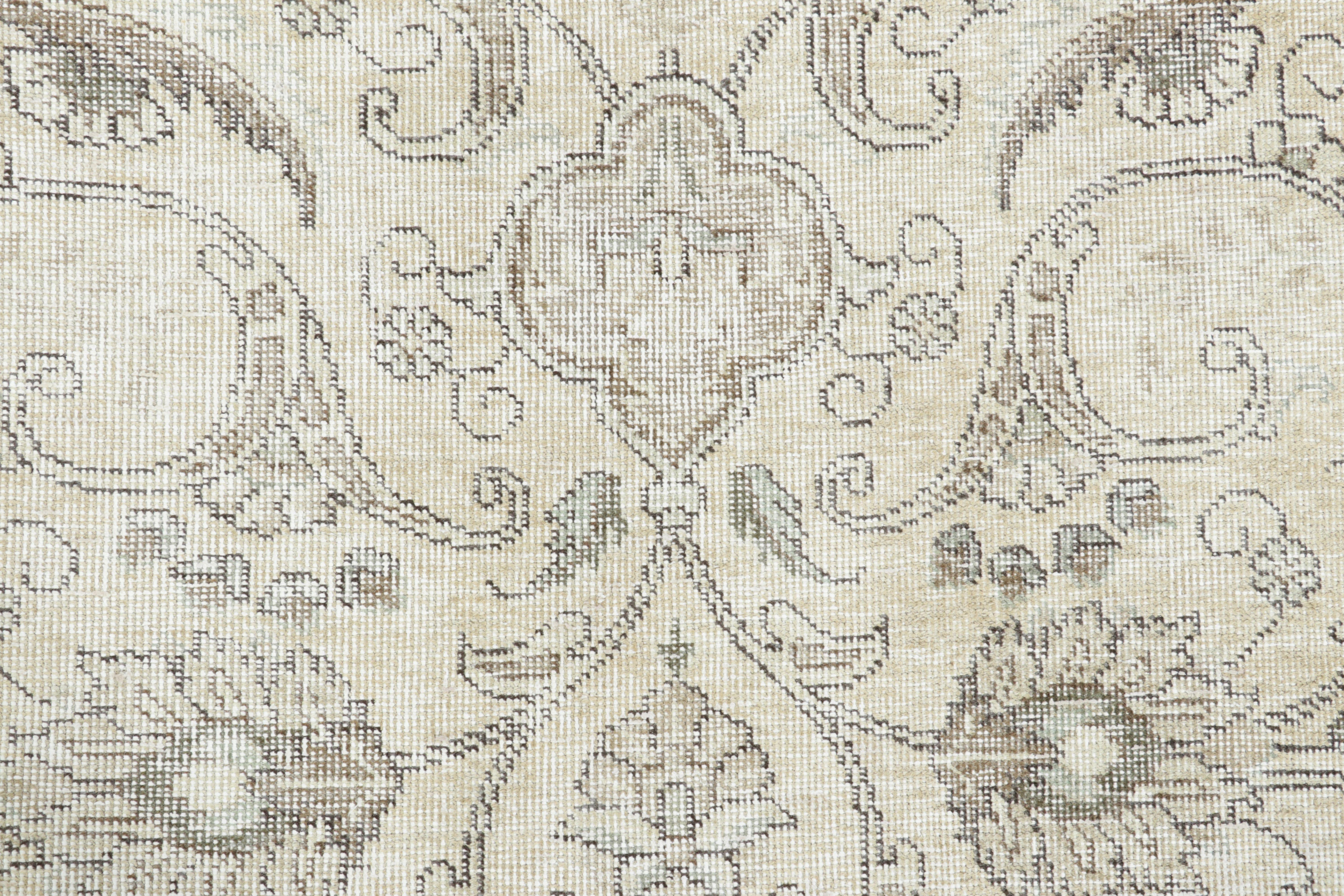 Vintage Persian Tabriz Rug, Washed All-Over Floral in Cream and Gray Rug & Kilim In Good Condition For Sale In Long Island City, NY