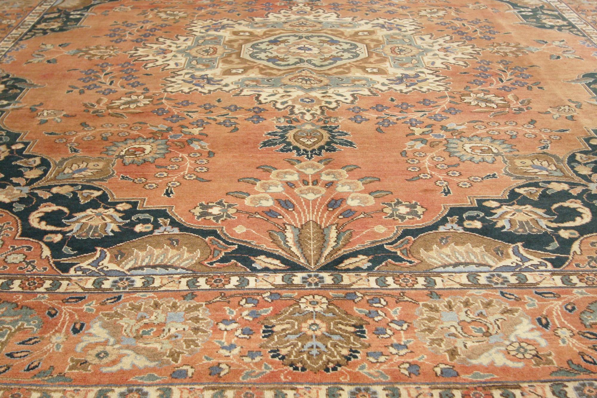 Vintage Persian Tabriz Rug with English Chintz Rustic Style In Good Condition For Sale In Dallas, TX