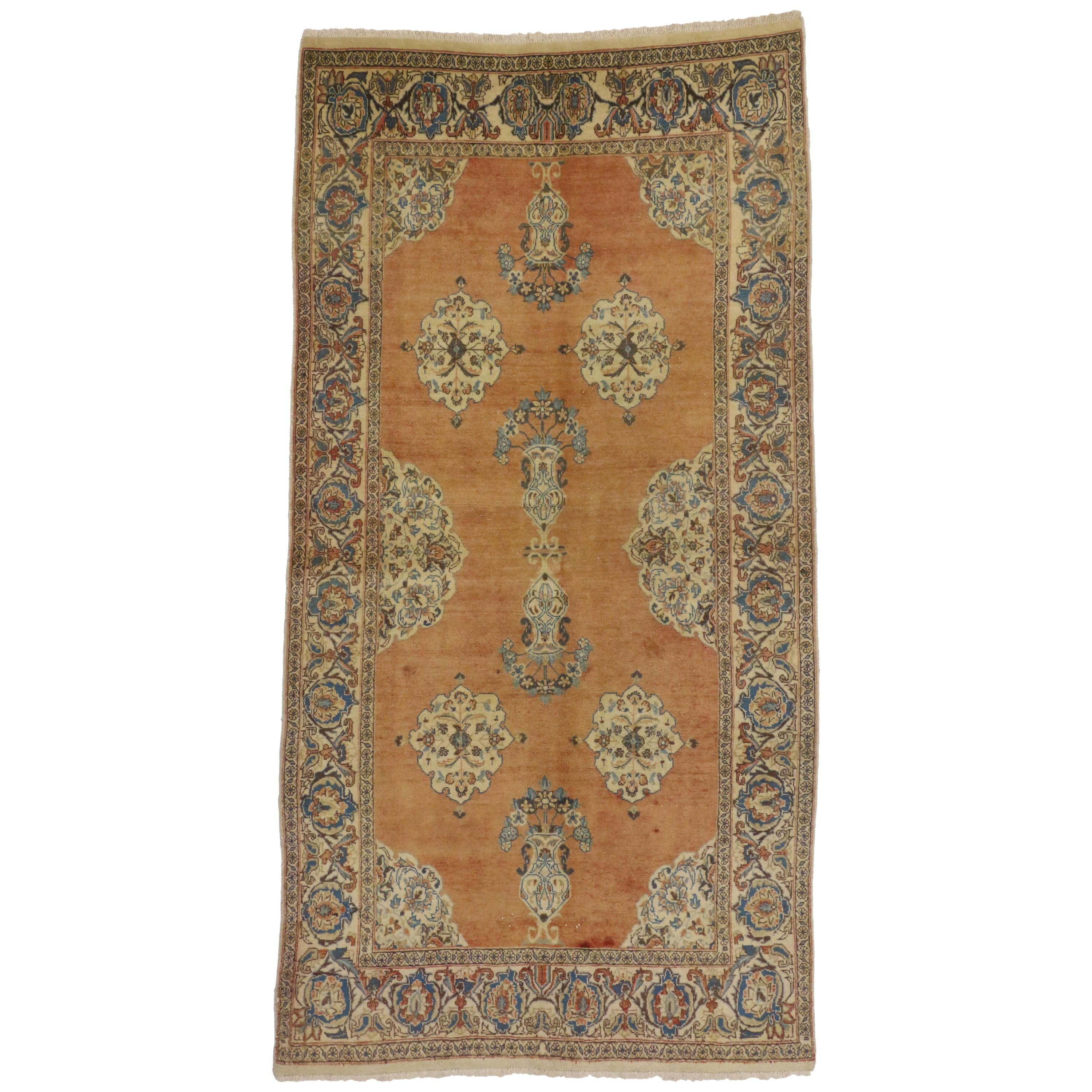 Tapis persan vintage de Tabriz avec tapis de ferme suédois de style