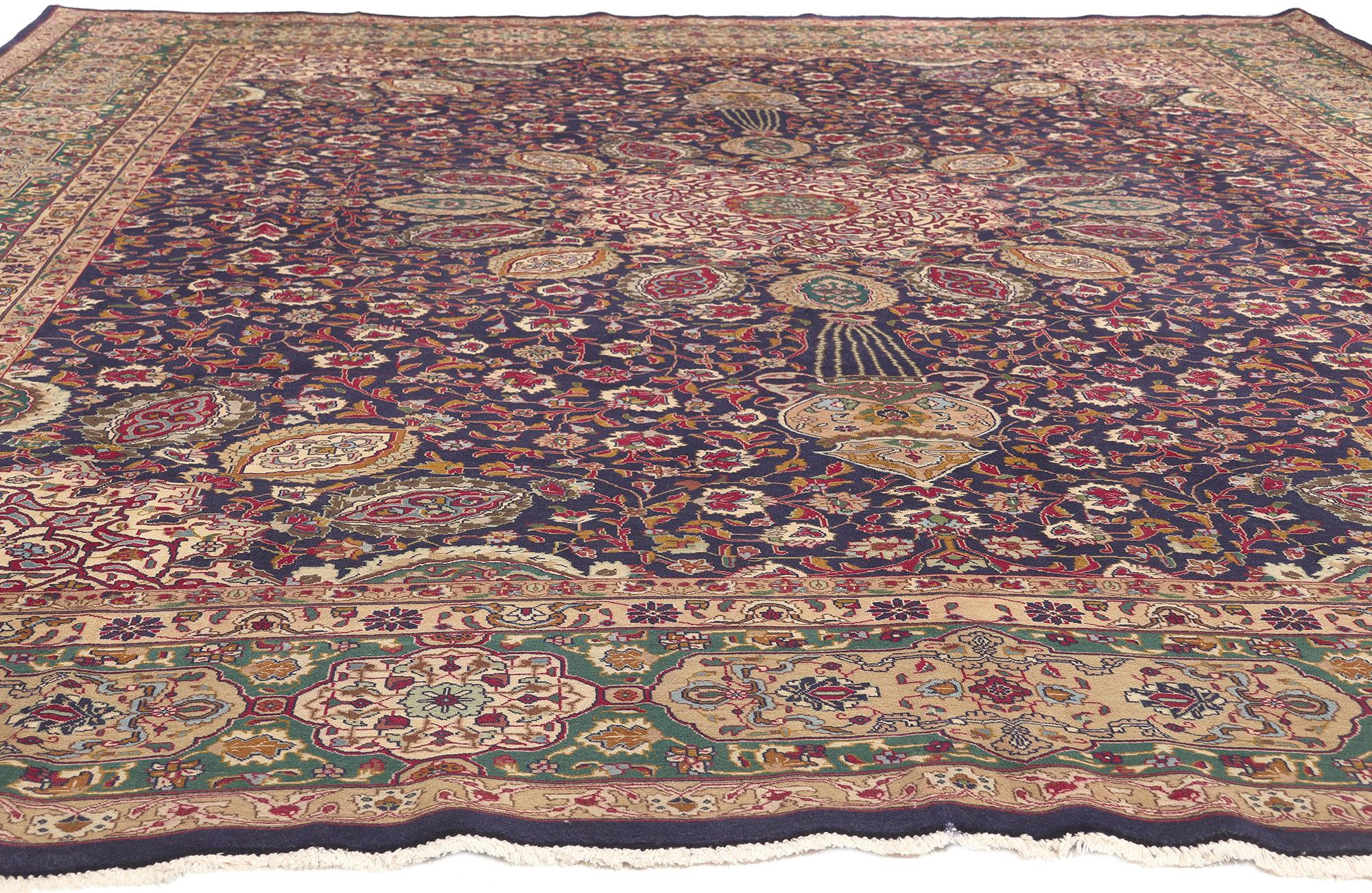 Alfombra Persa Tabriz Vintage, la elegancia atemporal se une a la riqueza histórica Anudado a mano en venta