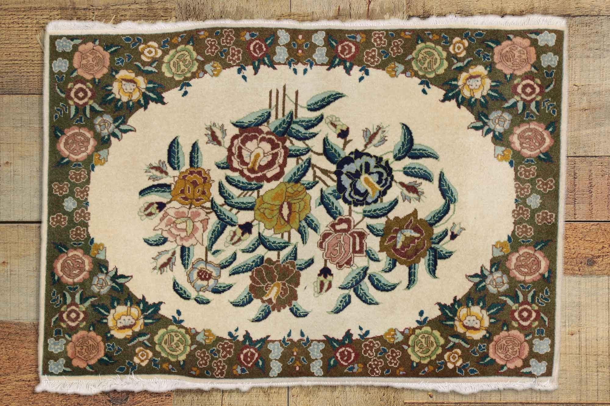 1950's Persian Tabriz Rug with Traditional Style in vendita 1