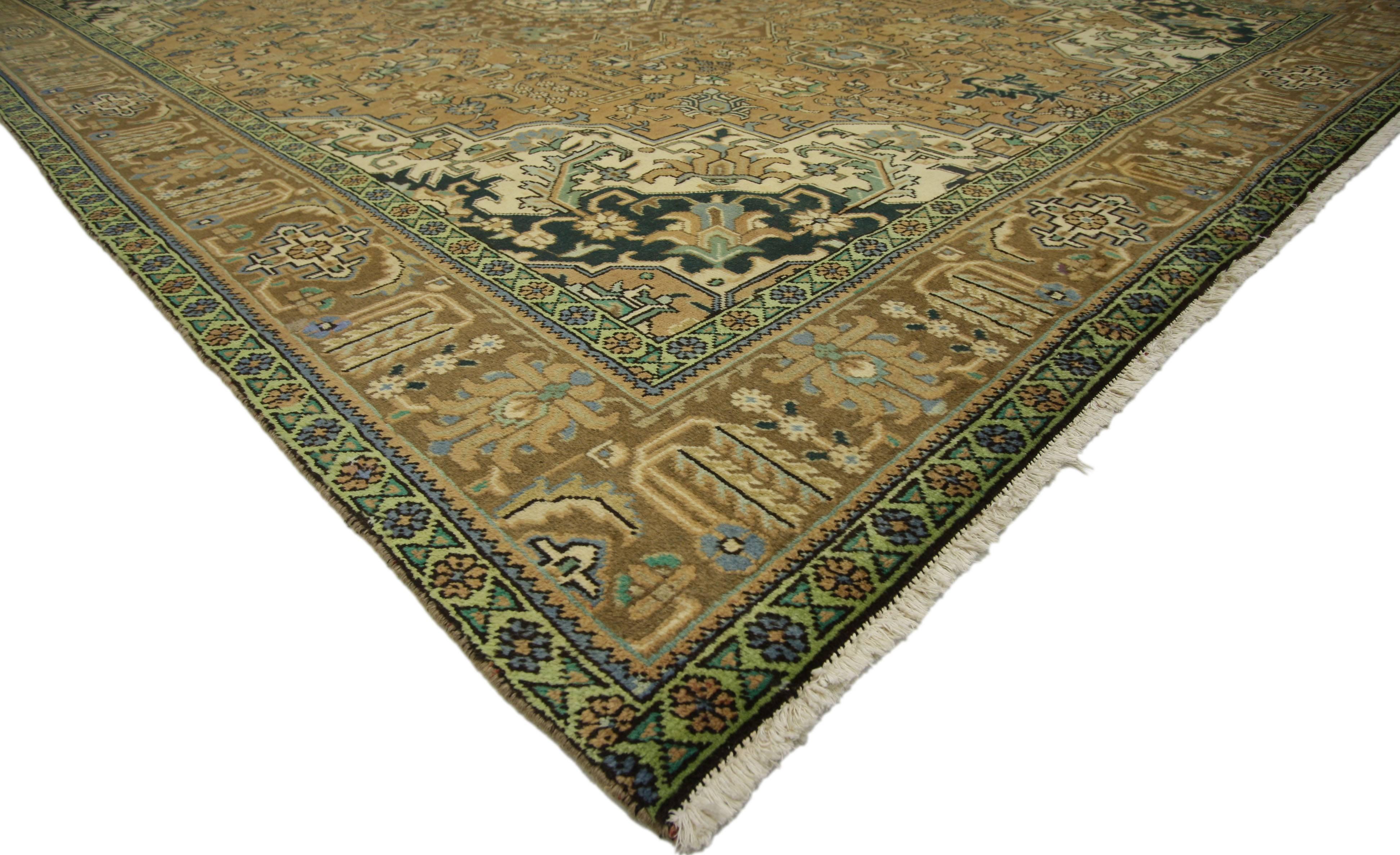 Persischer Täbriz-Teppich im traditionellen Stil, Vintage (Tabriz) im Angebot