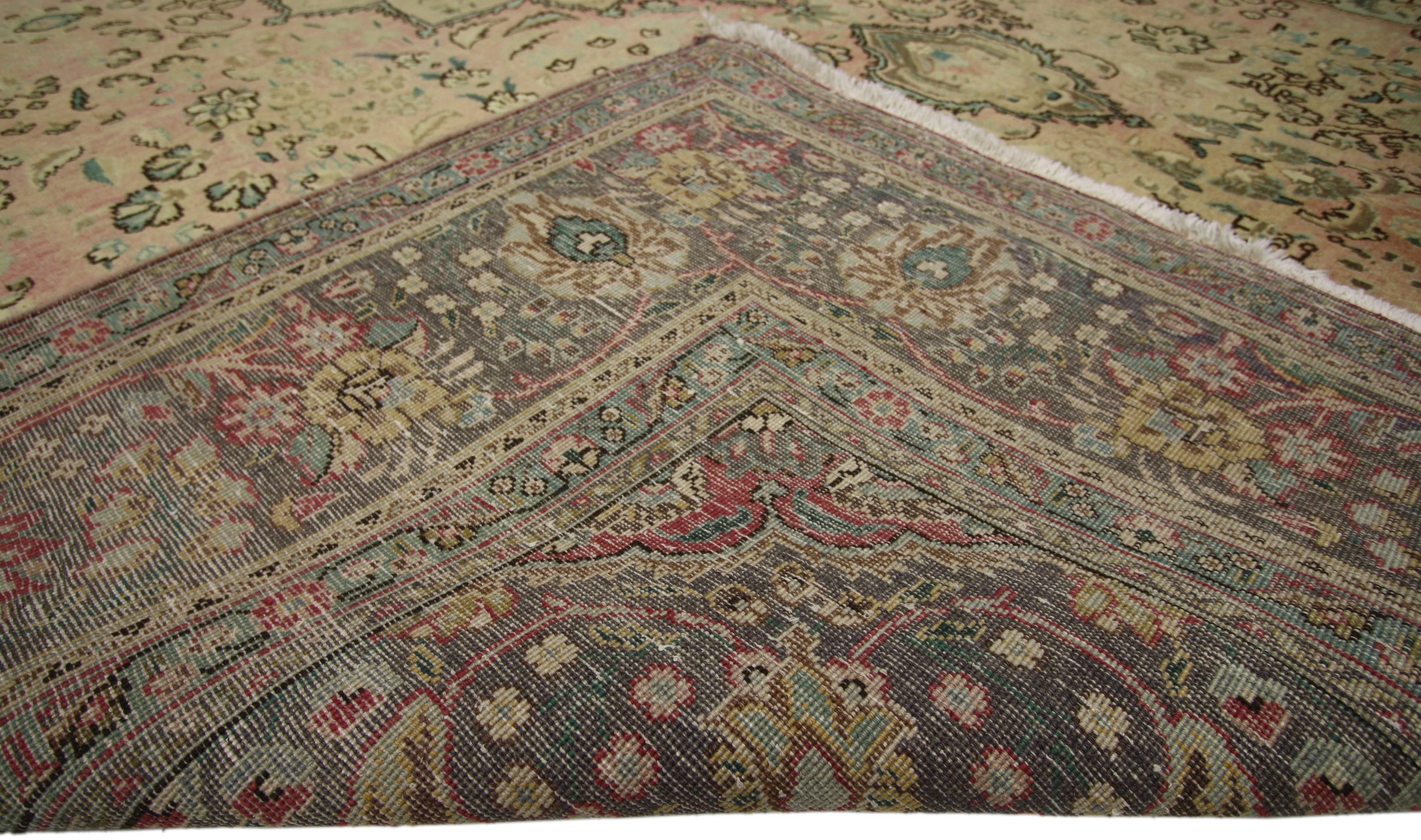 Persischer Täbriz-Teppich im traditionellen Stil (Handgeknüpft) im Angebot