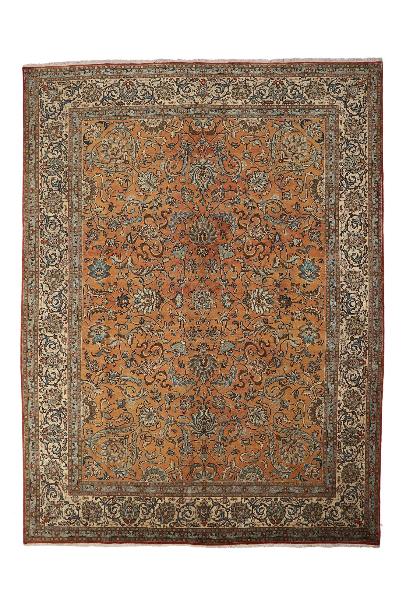 Persischer Täbriz-Teppich aus den 1960er Jahren mit traditionellem Stil im Zustand „Gut“ im Angebot in Dallas, TX