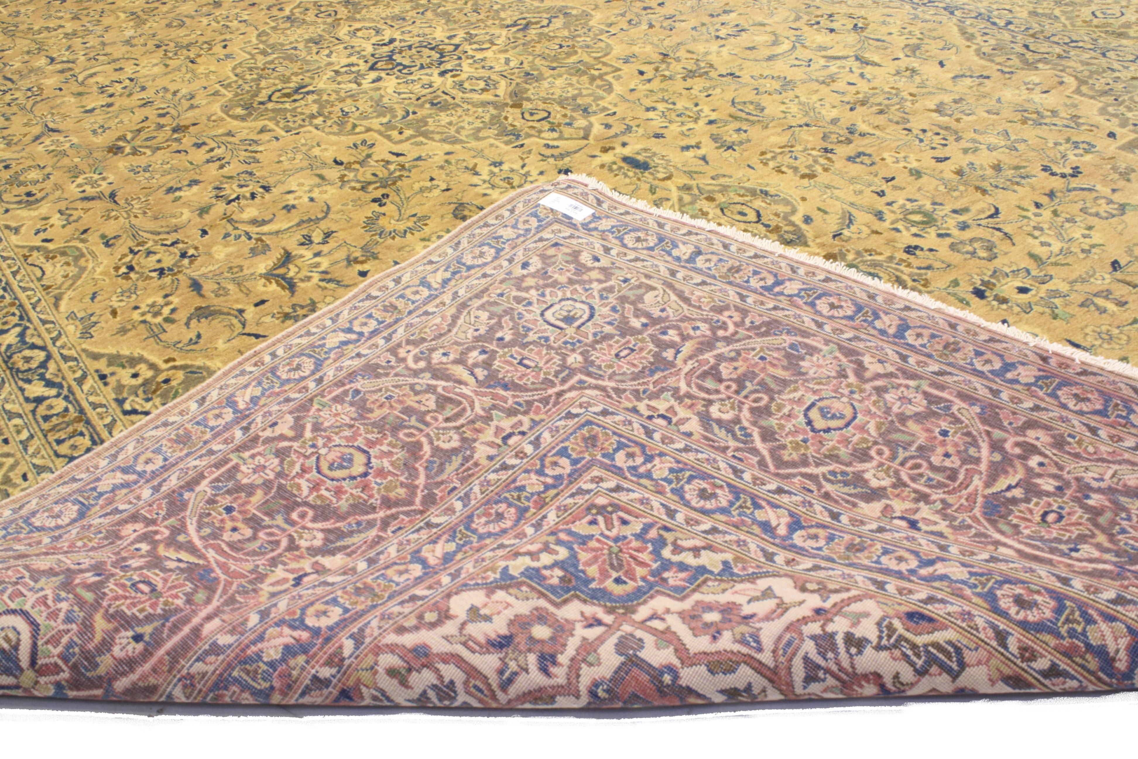 Wool Vintage Persian Tabriz Rug with Traditional Style For Sale