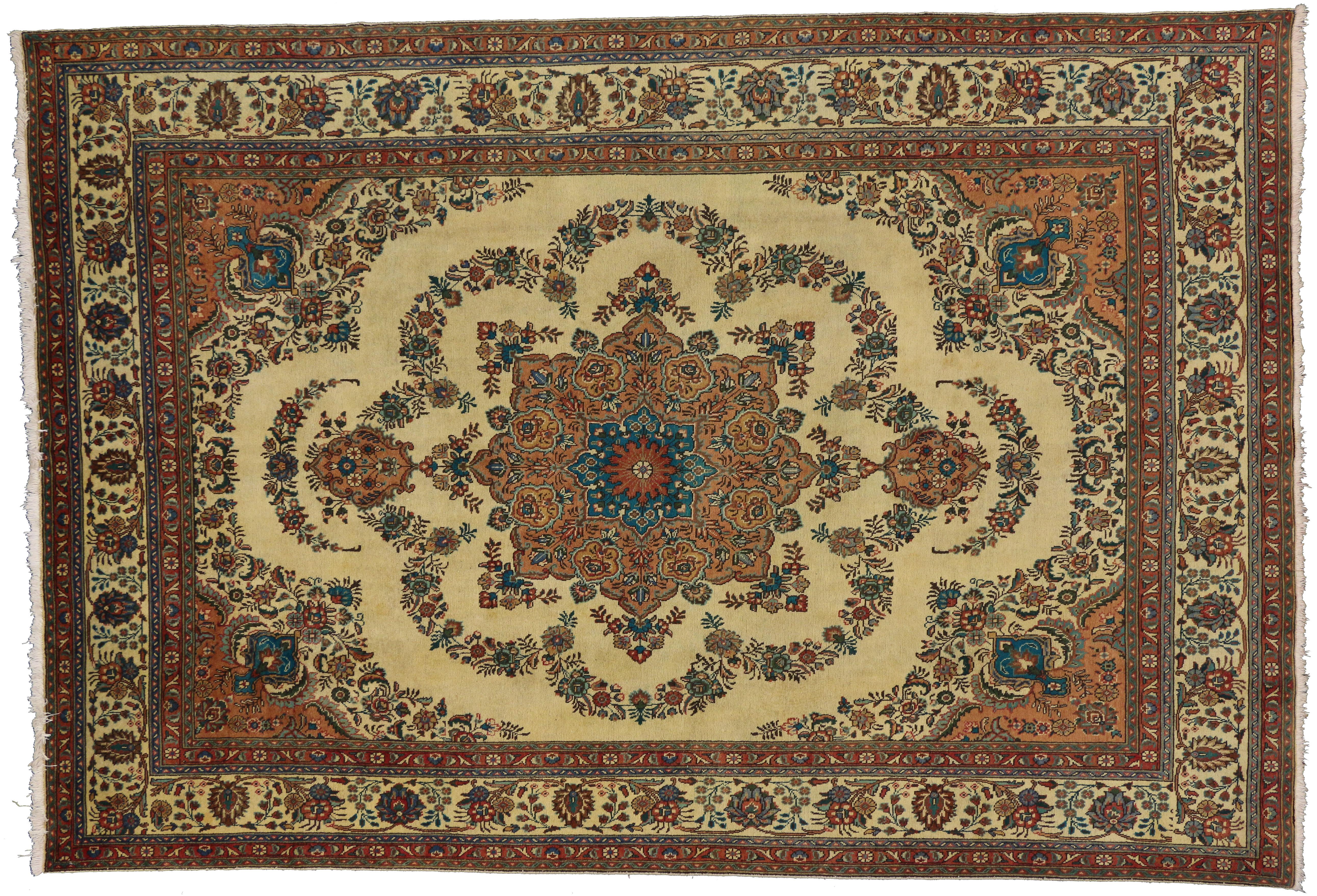 Persischer Täbriz-Teppich im traditionellen Stil (20. Jahrhundert) im Angebot