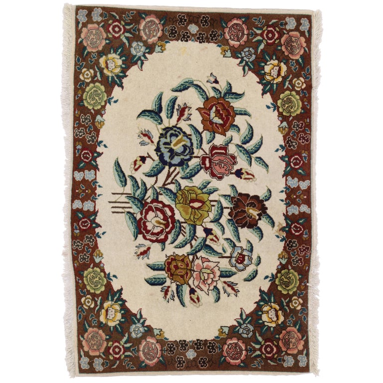 Vintage Persian Tabriz Rug with Traditional Style For Sale at 1stDibs