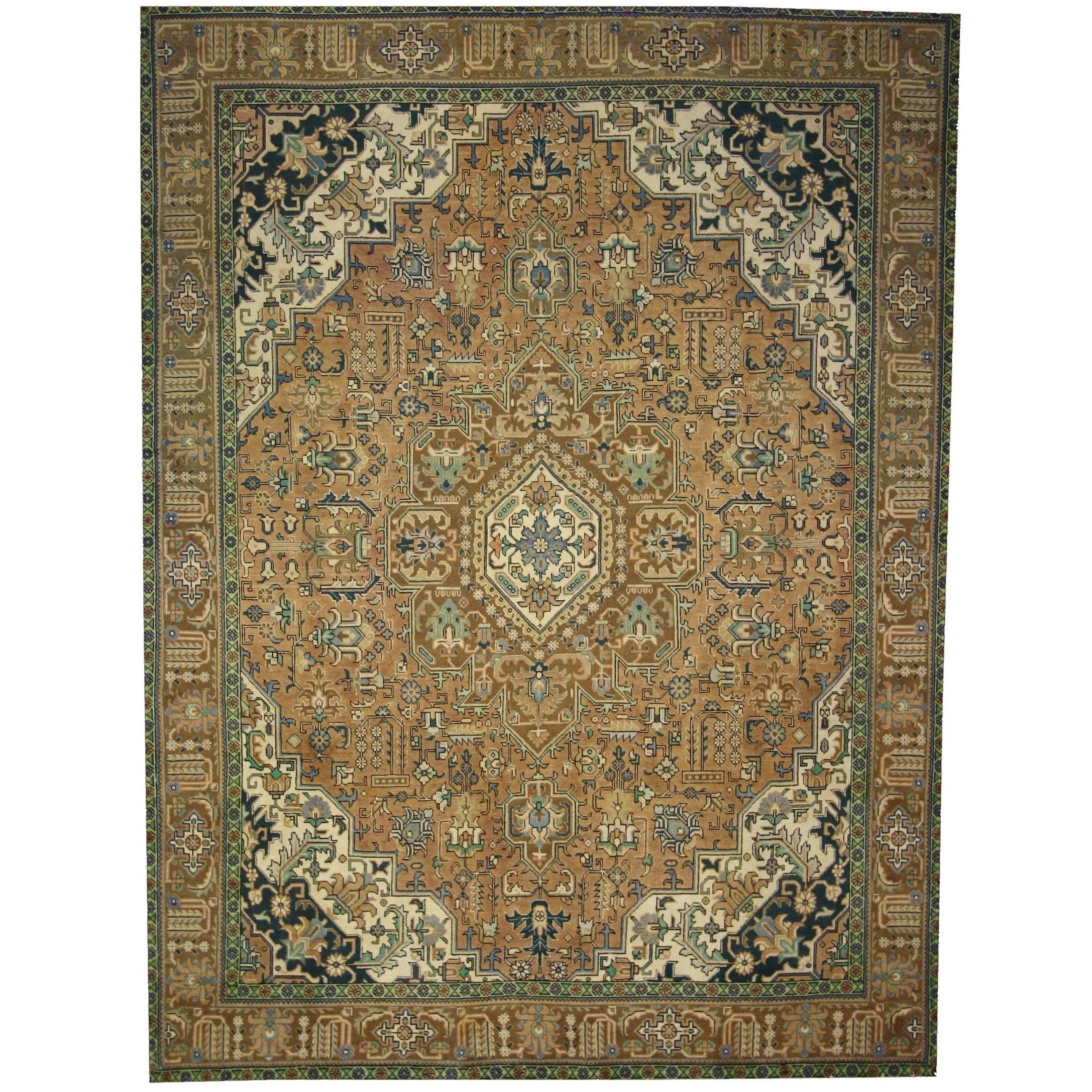 Persischer Täbriz-Teppich im traditionellen Stil, Vintage im Angebot