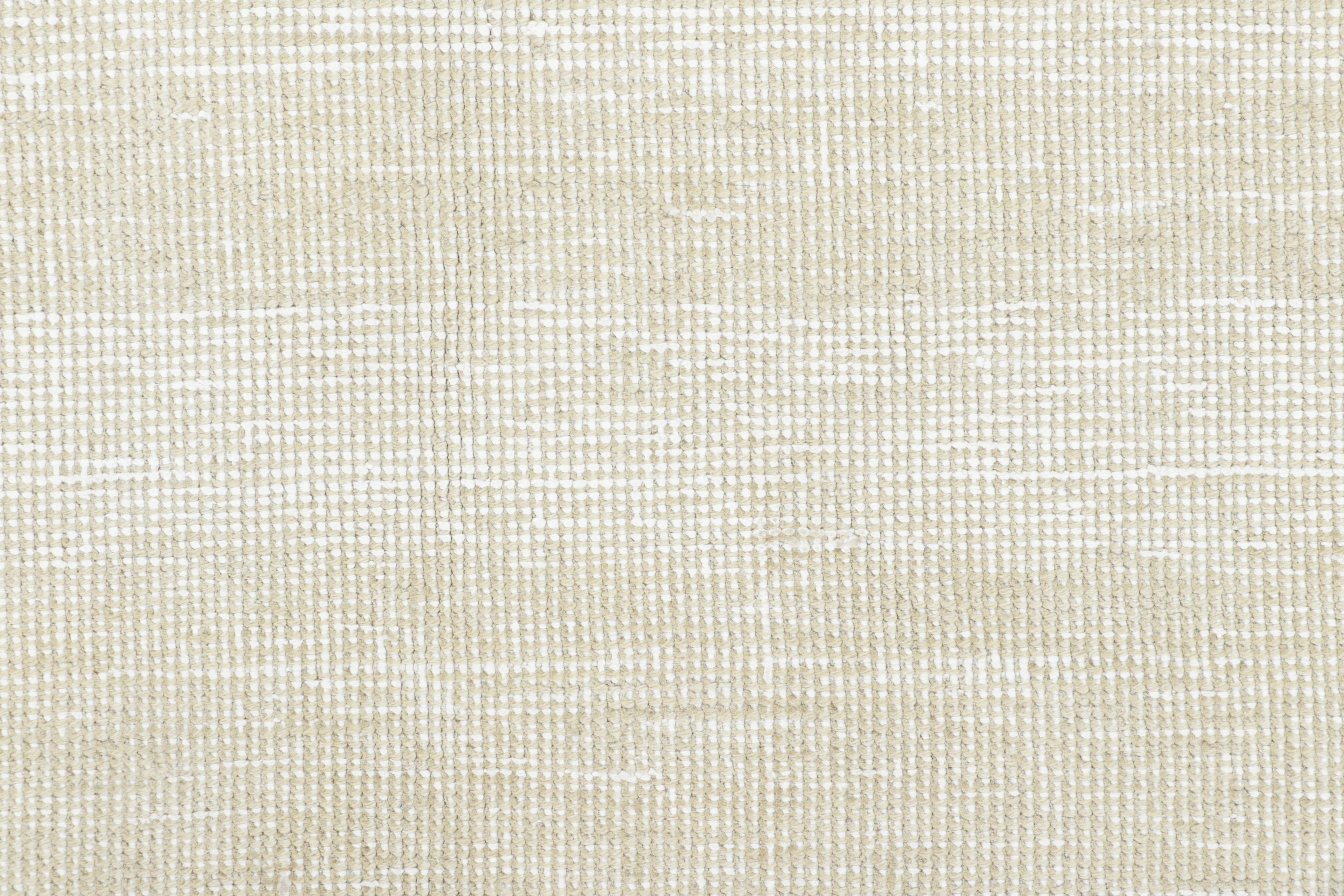 Fabriqué en laine nouée à la main et datant d'environ 1970-1980, ce chemin de table Persan Tabriz vintage 3x13 représente un ajout vraiment distingué à la collection vintage de Rug &Tradition - un exemple de la légendaire tradition de tissage de