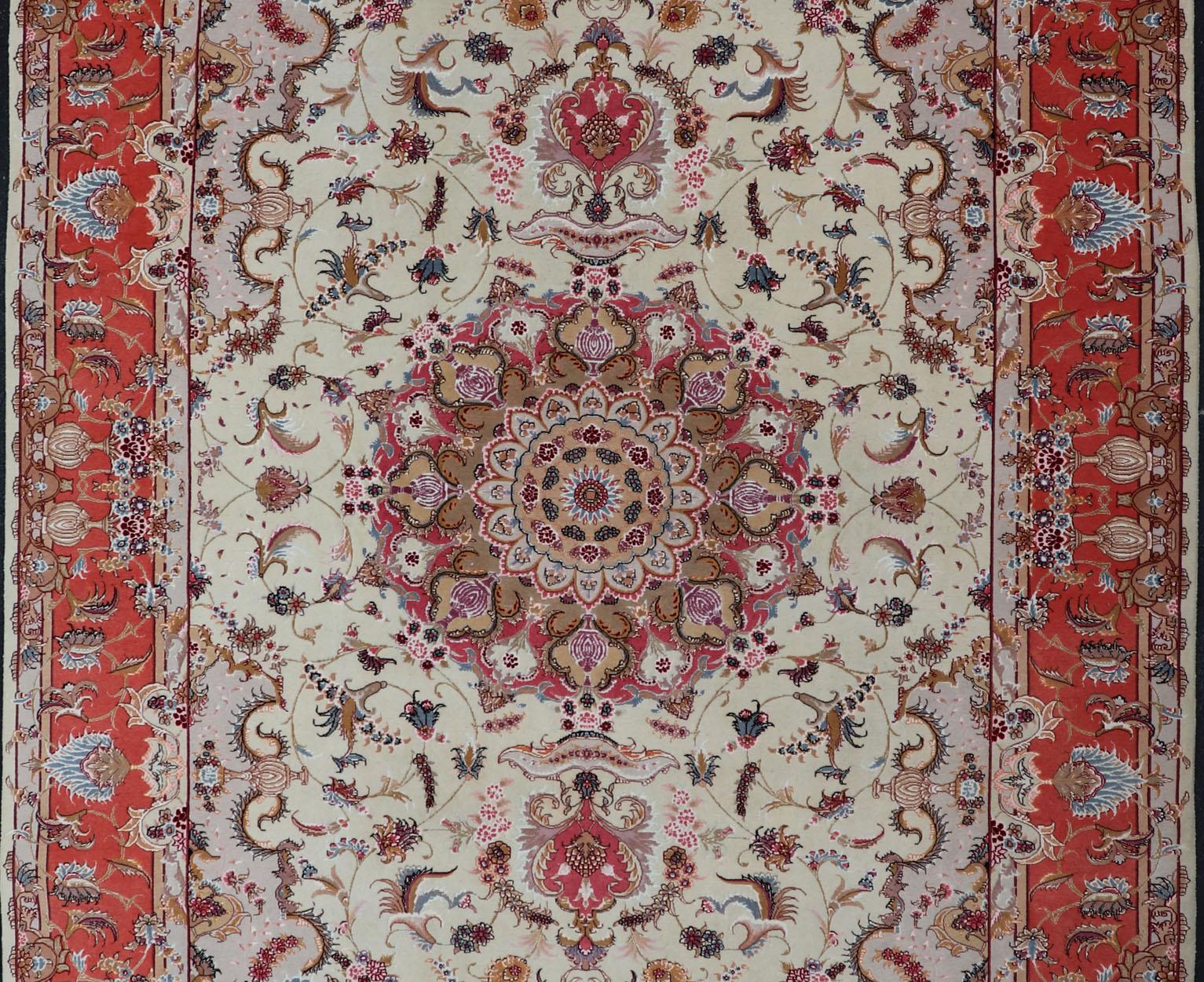 Alfombra Persa Tabriz Vintage de Seda con Medallón Marfil con Naranja 6'7 x 10'5 en venta 4