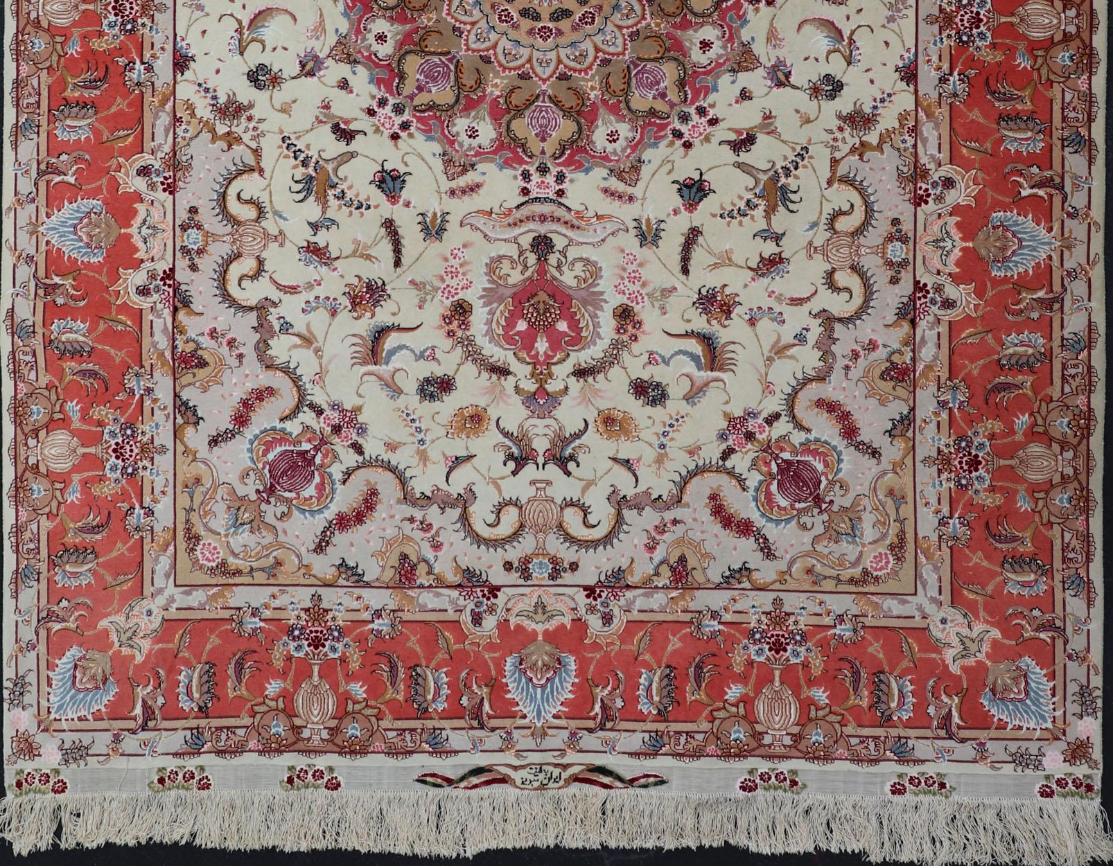 Alfombra Persa Tabriz Vintage de Seda con Medallón Marfil con Naranja 6'7 x 10'5 en venta 5