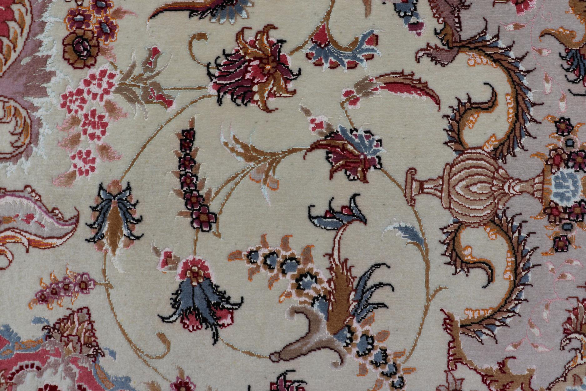 Alfombra Persa Tabriz Vintage de Seda con Medallón Marfil con Naranja 6'7 x 10'5 en venta 2