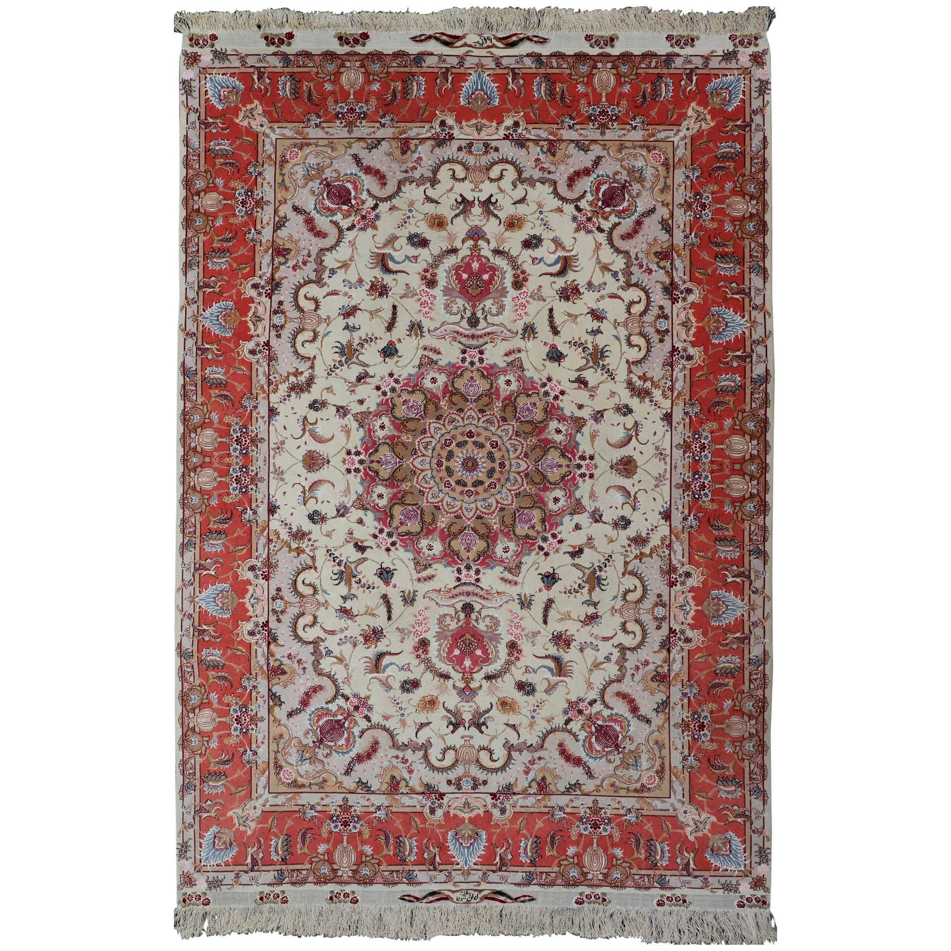 Alfombra Persa Tabriz Vintage de Seda con Medallón Marfil con Naranja 6
7 x 10
5 en venta