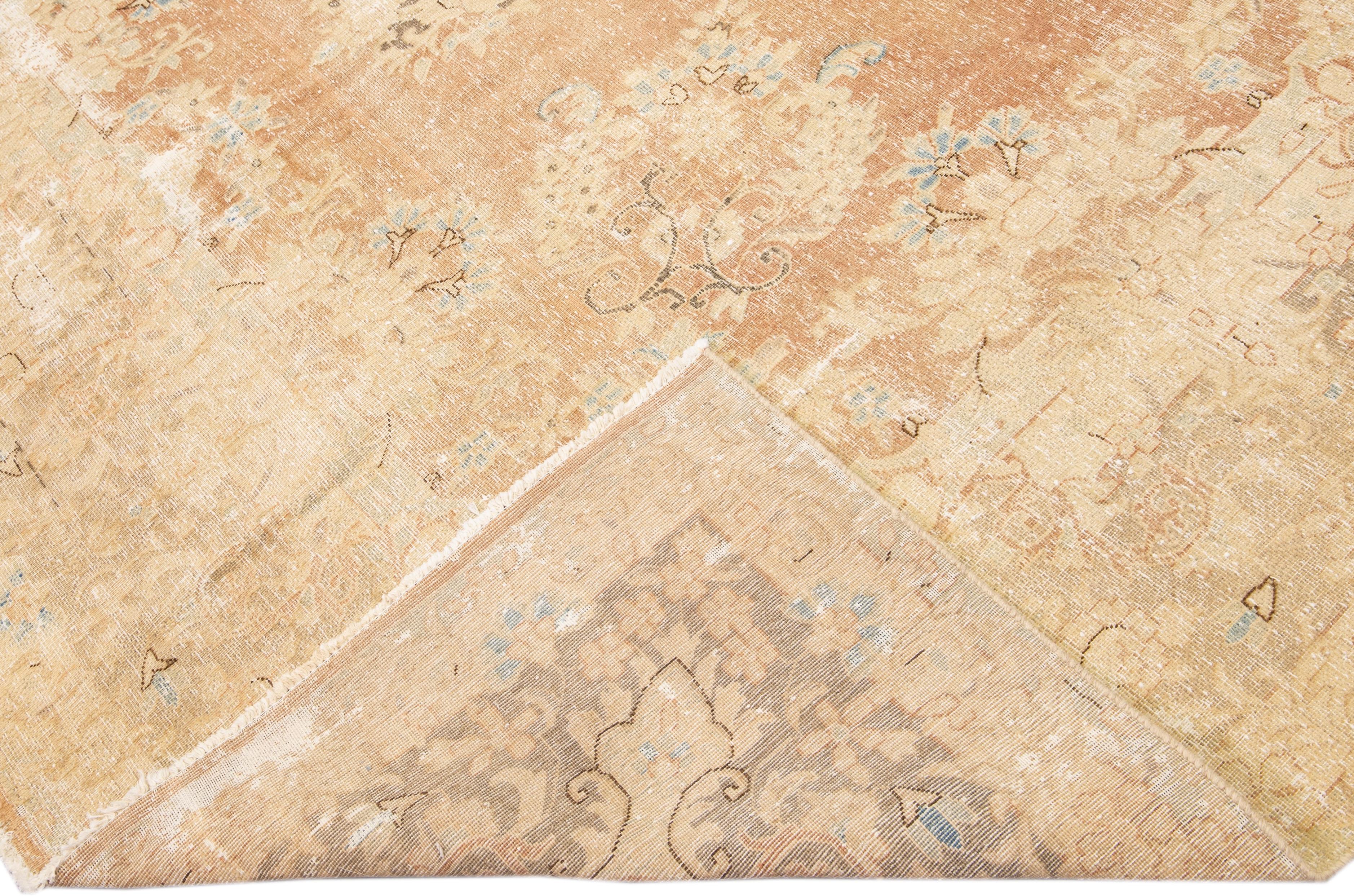 XX secolo Tappeto persiano Tabriz Tan fatto a mano in lana floreale vintage in vendita