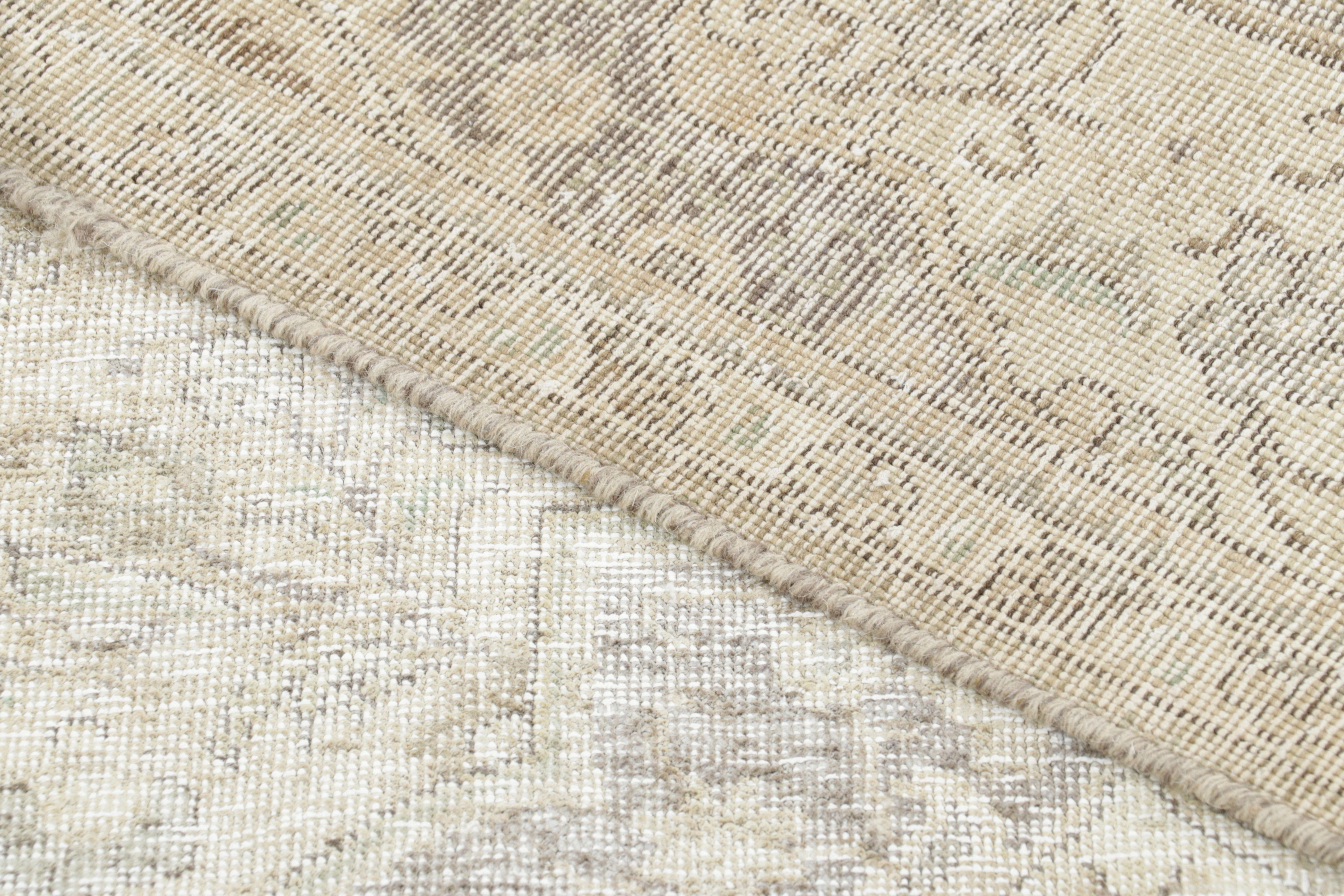 Vintage Persisch Tabriz, gewaschenes neutrales Medaillon in Creme und Grau - Rug & Kilim im Angebot 1