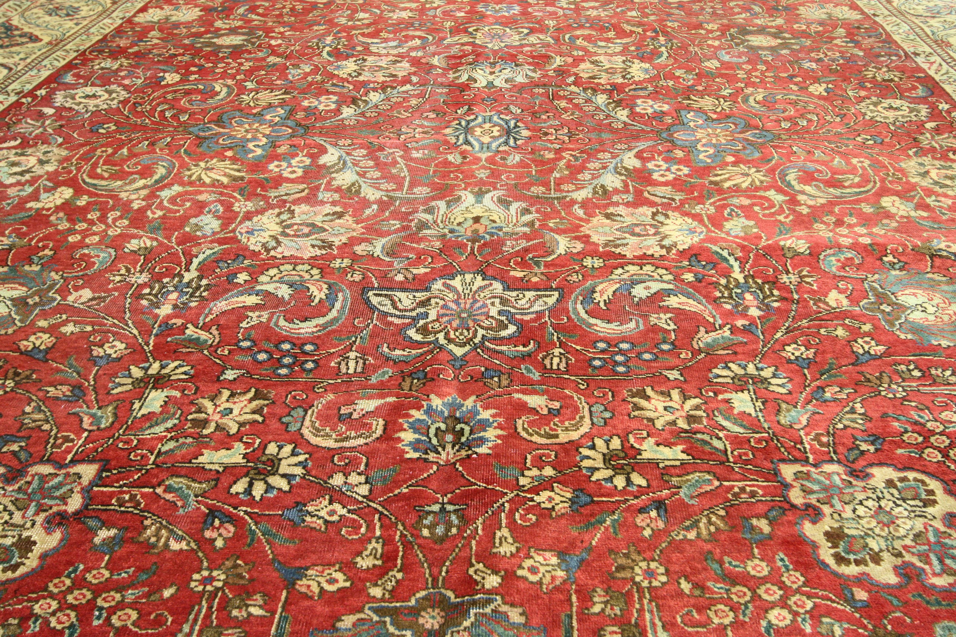 Vintage Vintage Persischer Täbris-Teppich mit traditionellem Kolonial- und Federal-Stil im Angebot 1