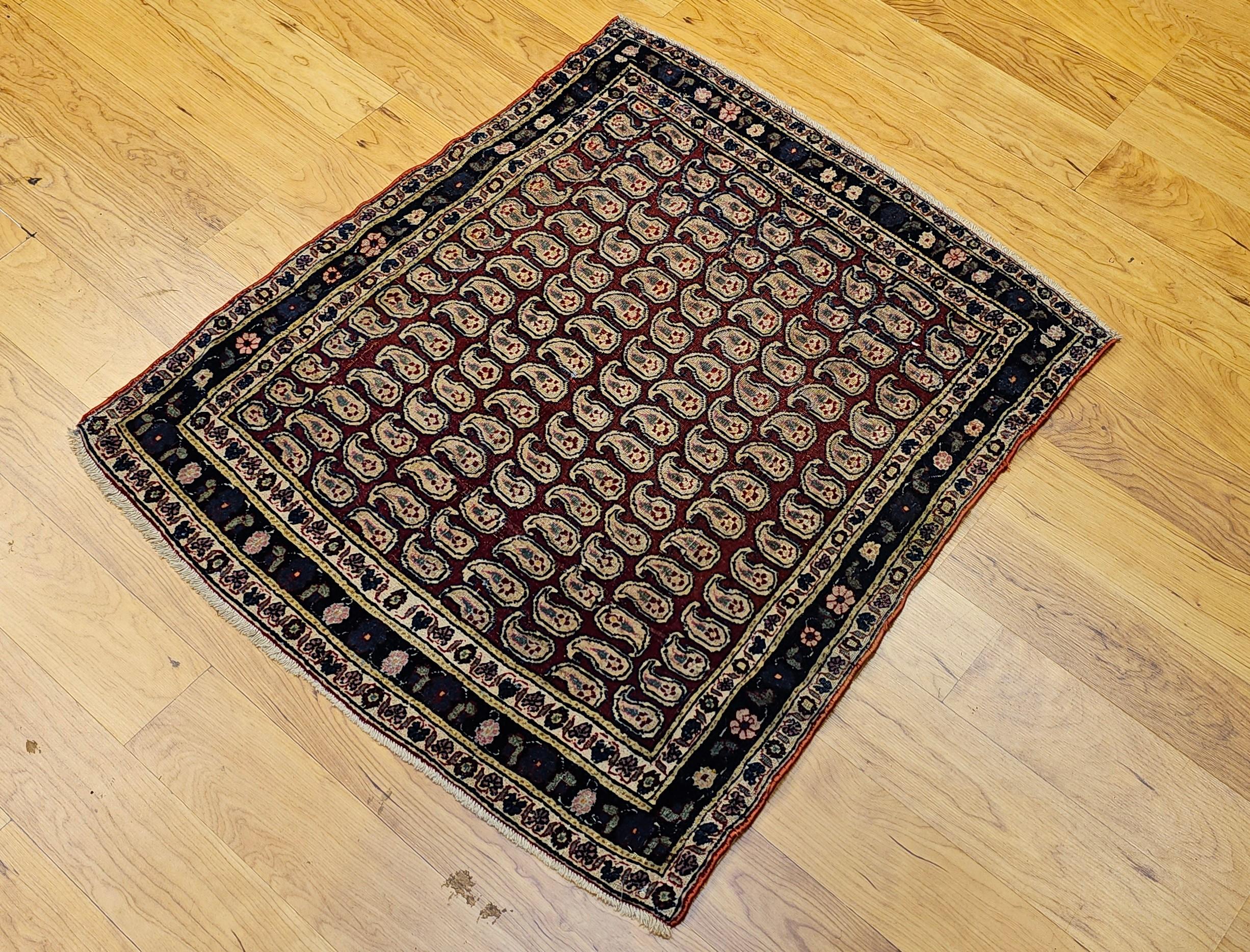 Tappeto persiano d'epoca Tehran con motivo Paisley all'infinito in rosso, blu e verde in vendita 6