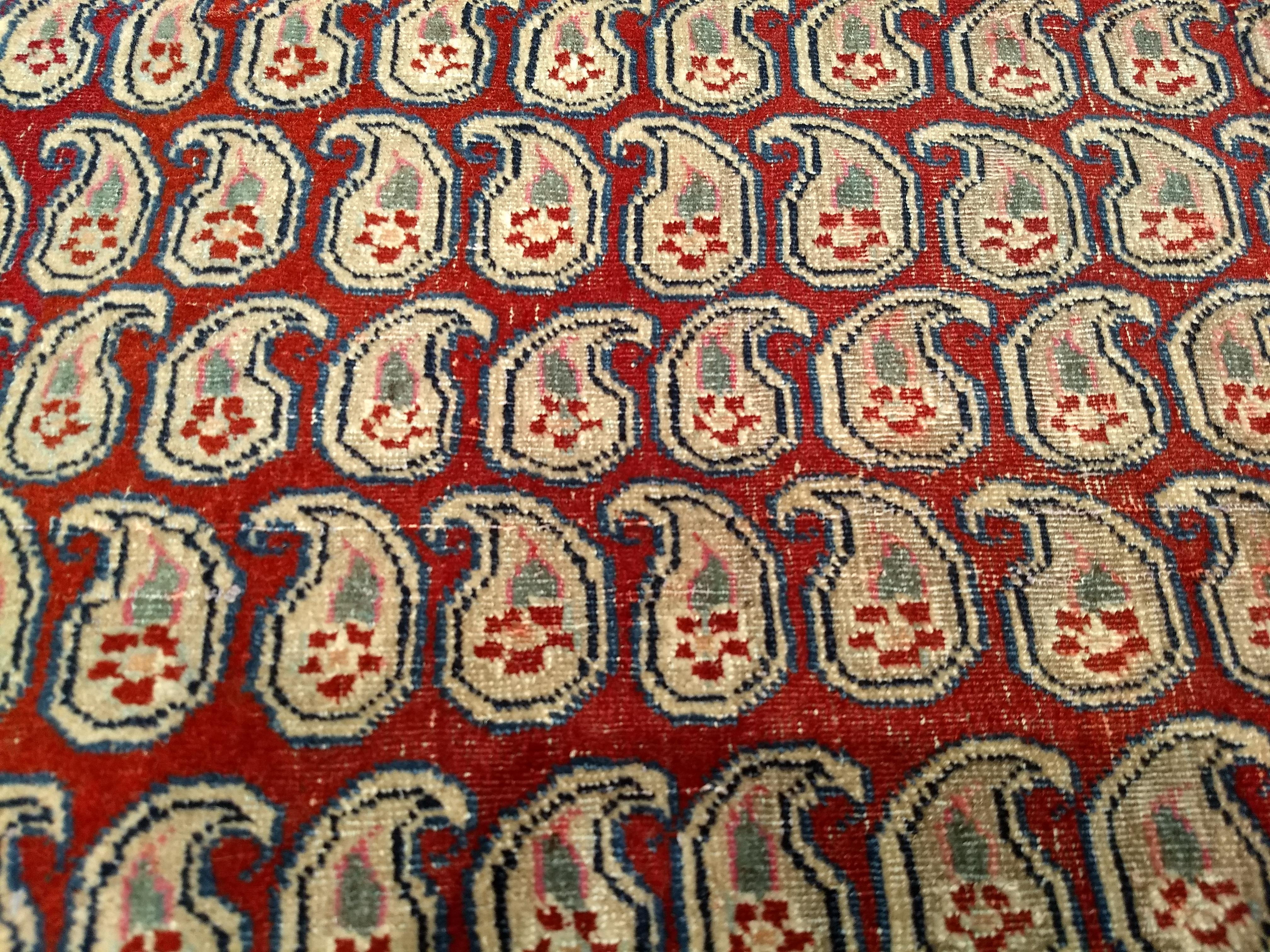 Tappeto persiano d'epoca Tehran con motivo Paisley all'infinito in rosso, blu e verde in vendita 1