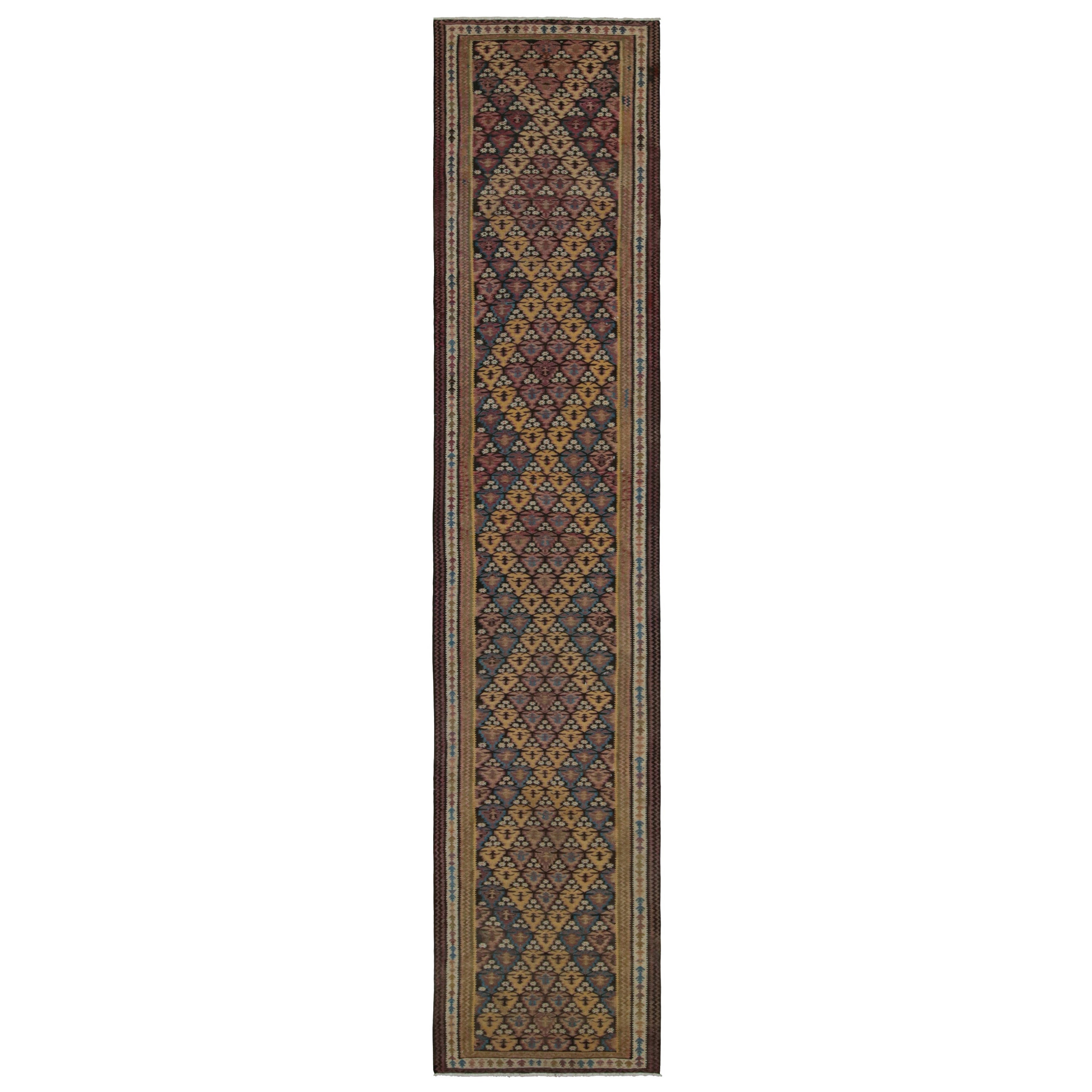 Persischer Stammeskunst-Kelim und extralanger Vintage-Läufer, von Rug & Kilim