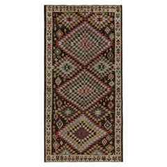 Persischer Stammeskunst-Kelim in polychromen, geometrischen Mustern von Teppich & Kilim