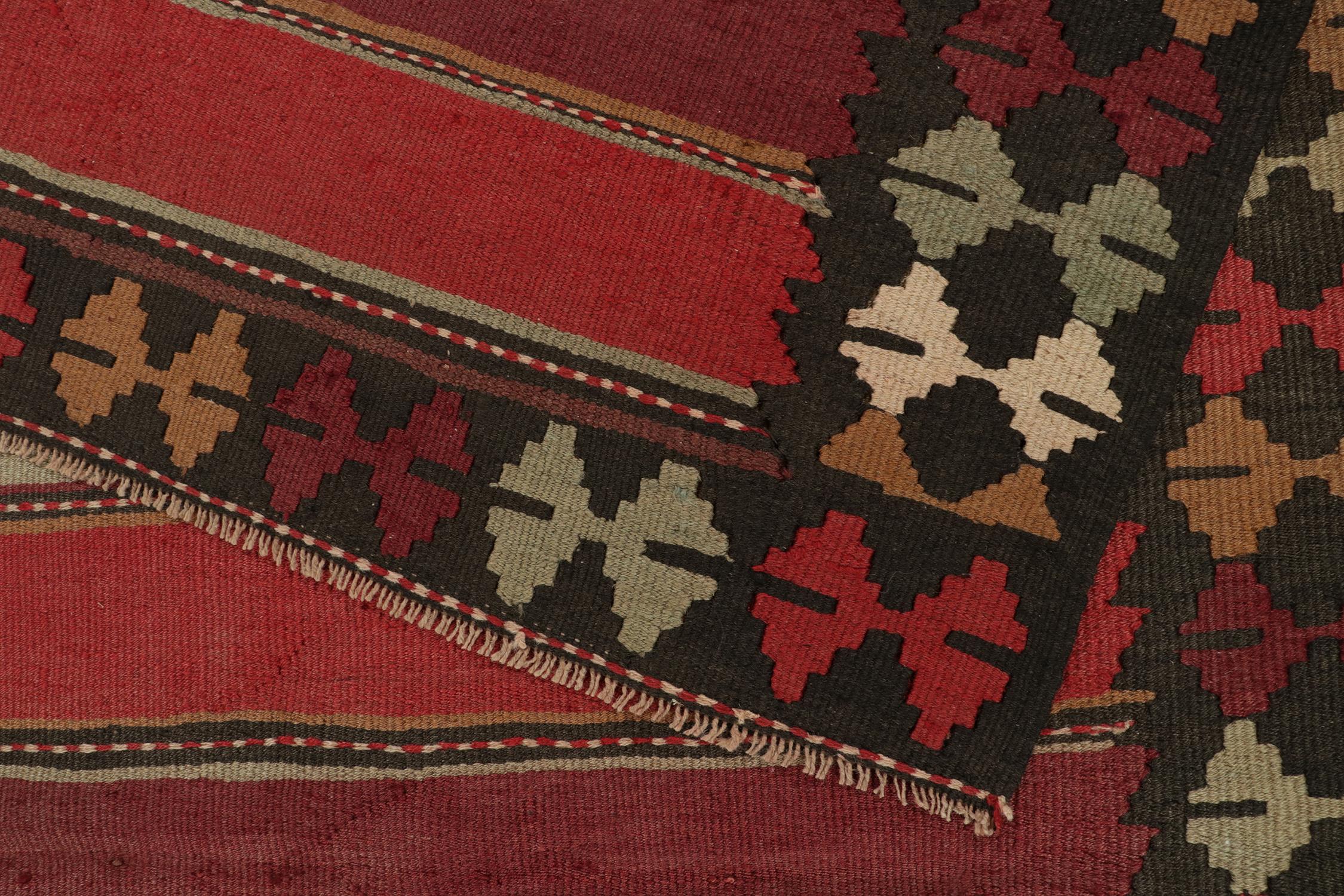 Persischer Stammeskunst-Kelim mit Streifen und geometrischen Mustern von Teppich & Kilim im Angebot 1