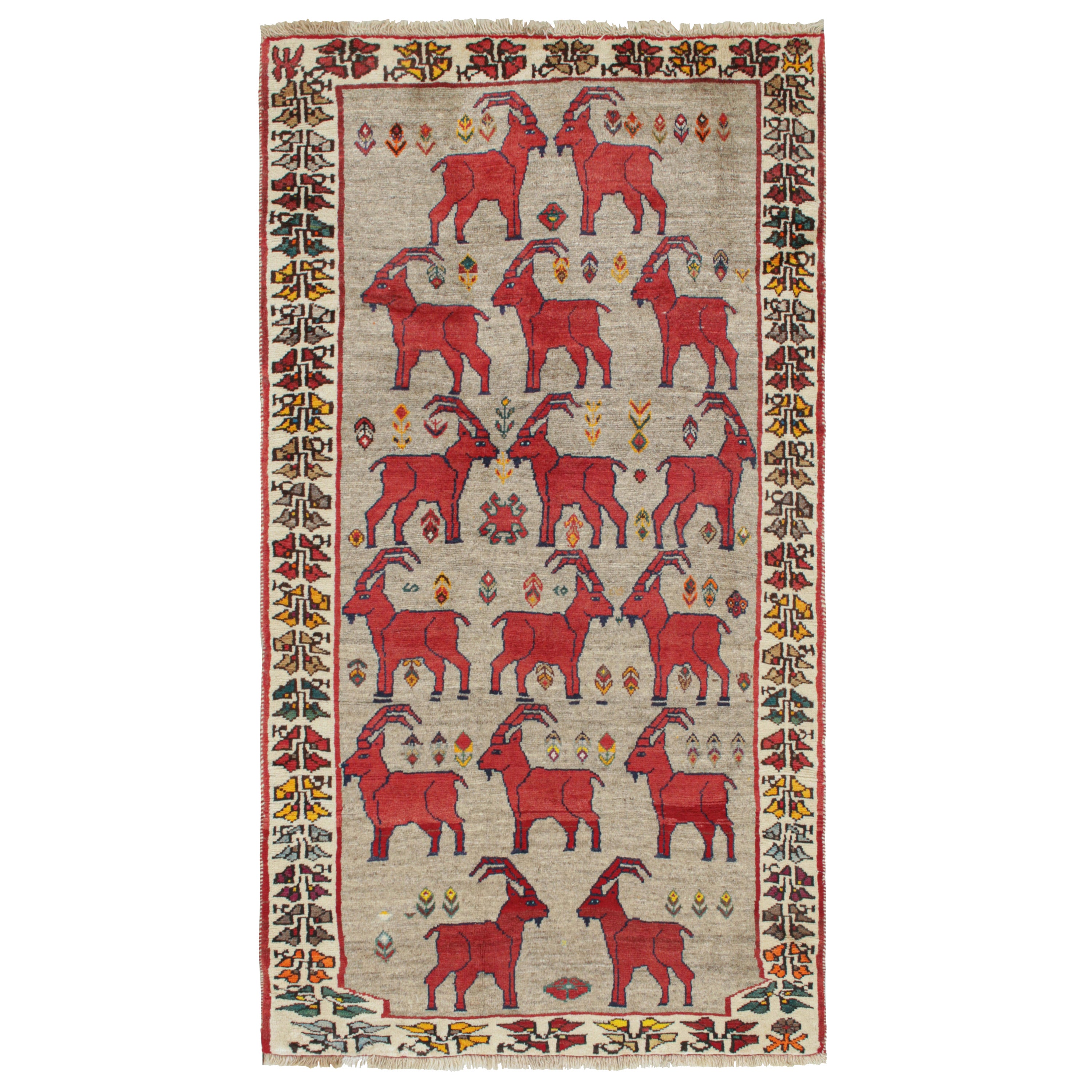 Persischer Stammeskunst-Teppich in Beige mit roten Tierbildern von Teppich & Kilim im Angebot