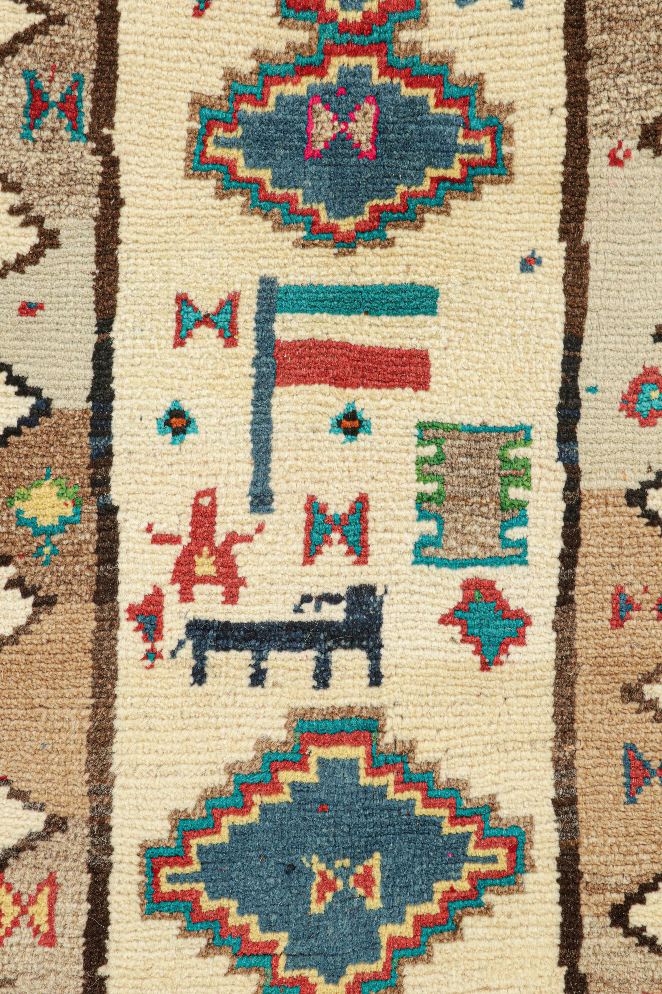 Persischer Stammeskunst-Läufer in Beige mit geometrischen Mustern von Teppich & Kilim (Wolle) im Angebot
