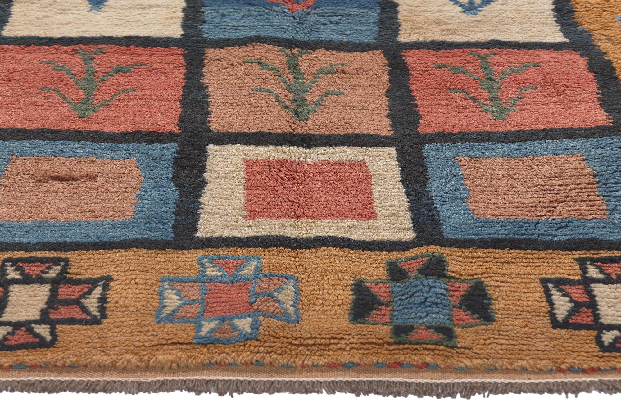 Vintage Persian Tribal Shiraz Rug with Nomadic Charm In Good Condition For Sale In Dallas, TX