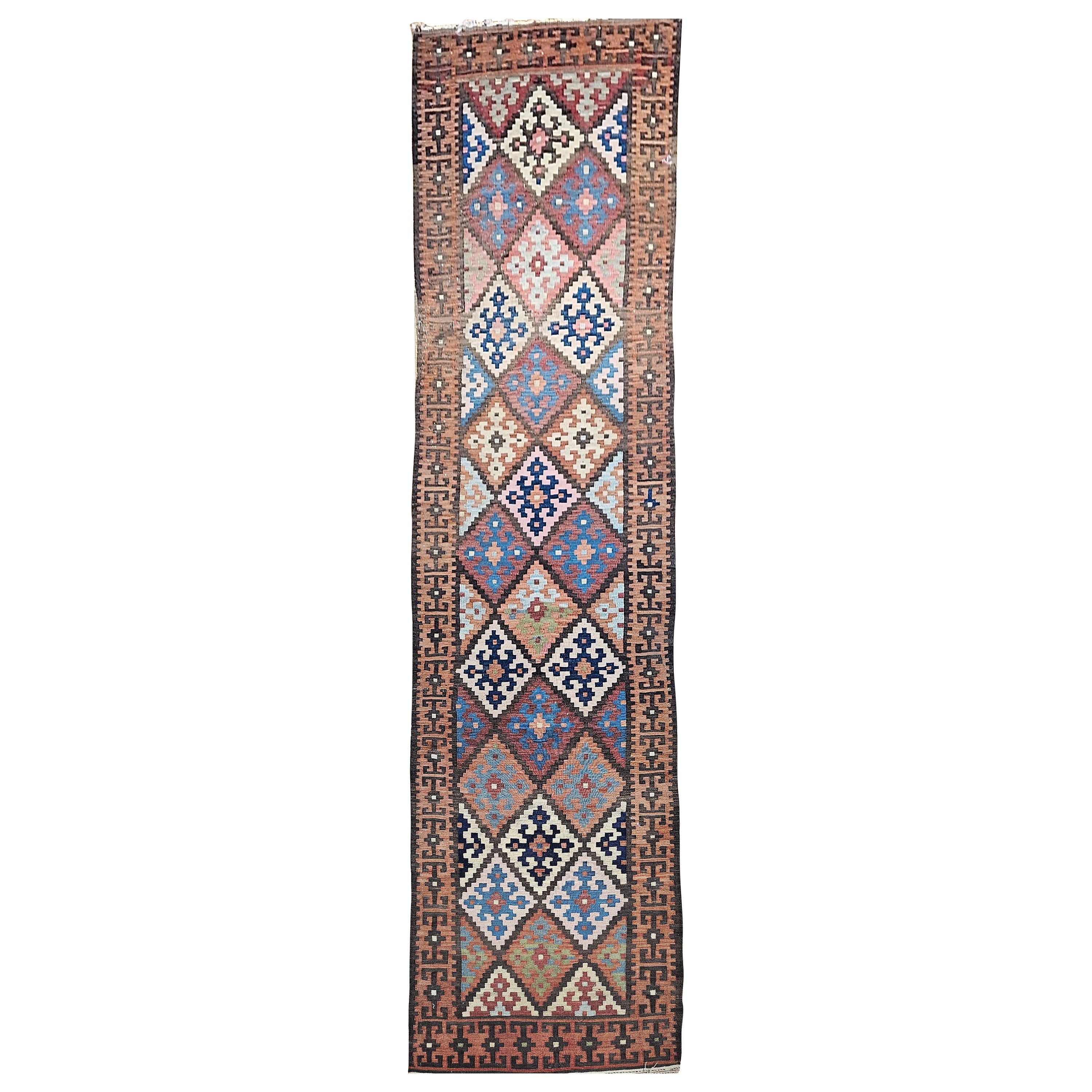Vintage Persian Varamin Kilim Läufer in Blau, Braun, Grün, Gelb, Rosa, Elfenbein